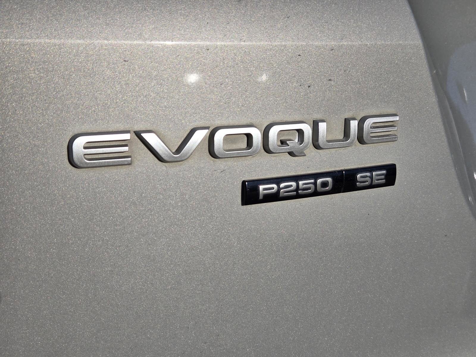 2020 Land Rover Range Rover Evoque SE photo 2