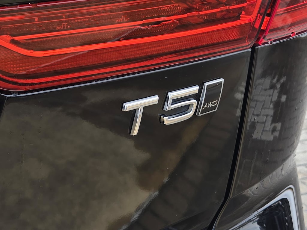 Used 2021 Volvo XC60 T5 Inscription SUV