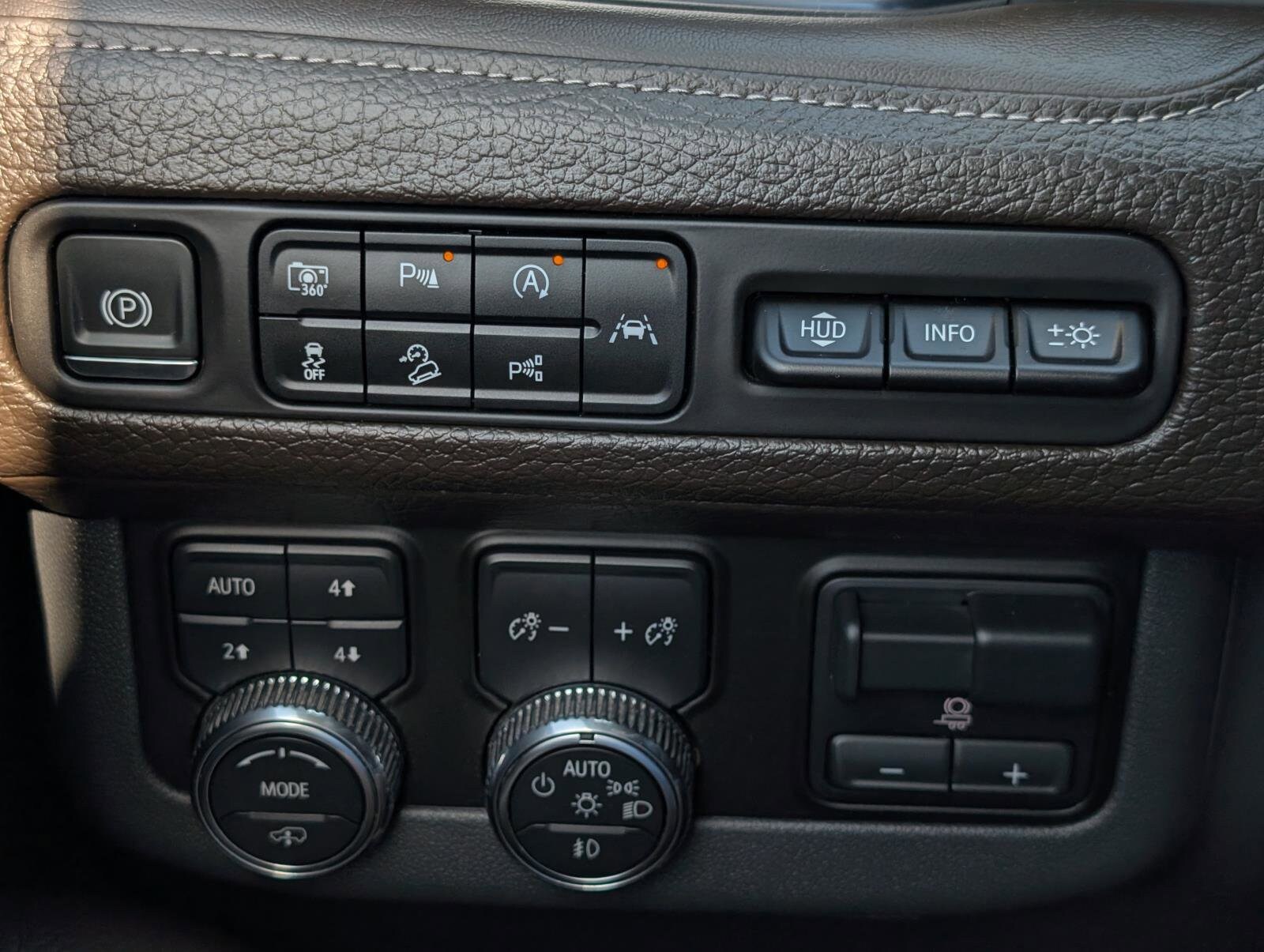 2023 Gmc Yukon XL Denali photo 2