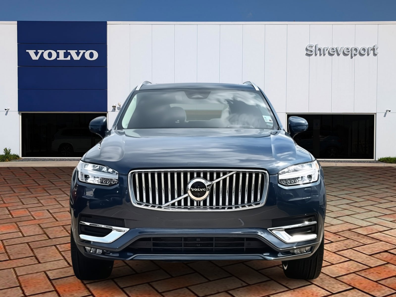 2024 Volvo XC90 AWD Ultimate photo 2