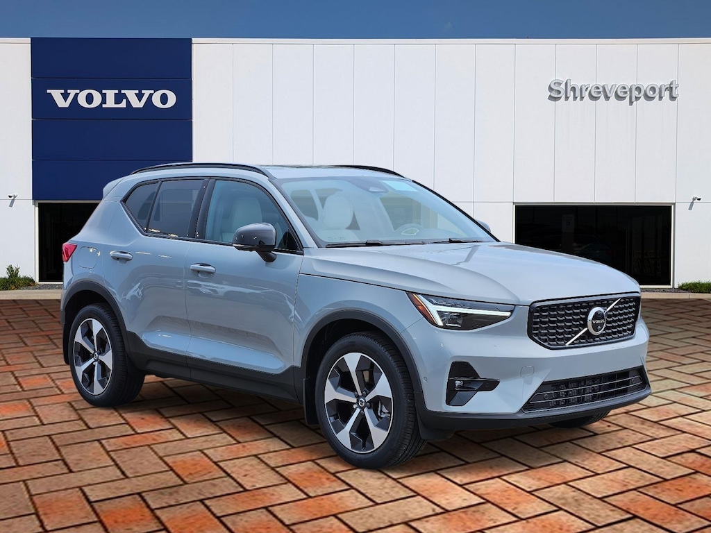 New 2026 Volvo XC40 B5 Plus SUV