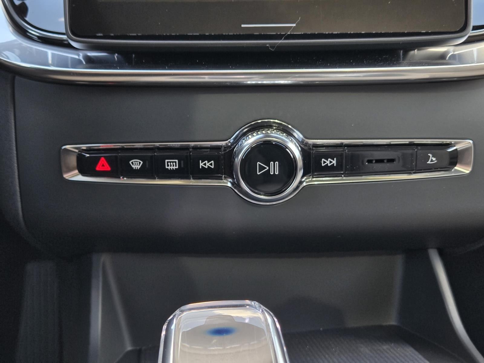 2026 Volvo XC90 Plus - Photo 20