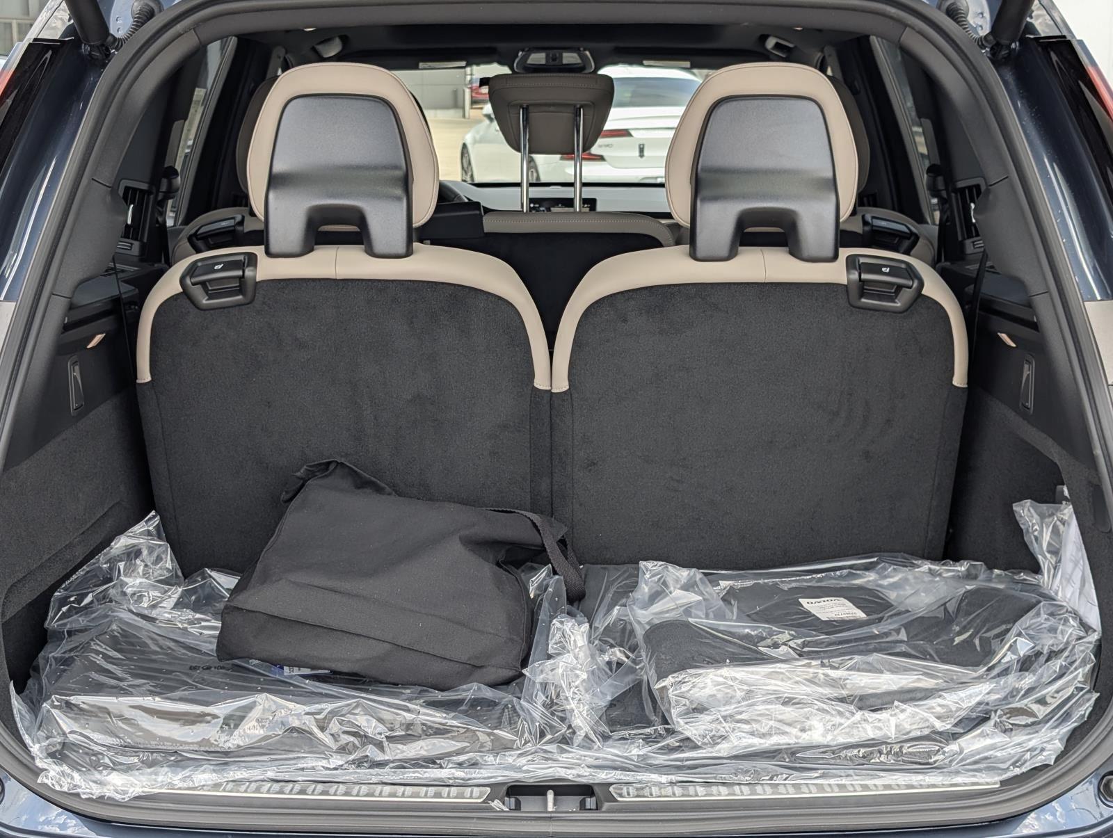 2026 Volvo XC90 Plus - Photo 10