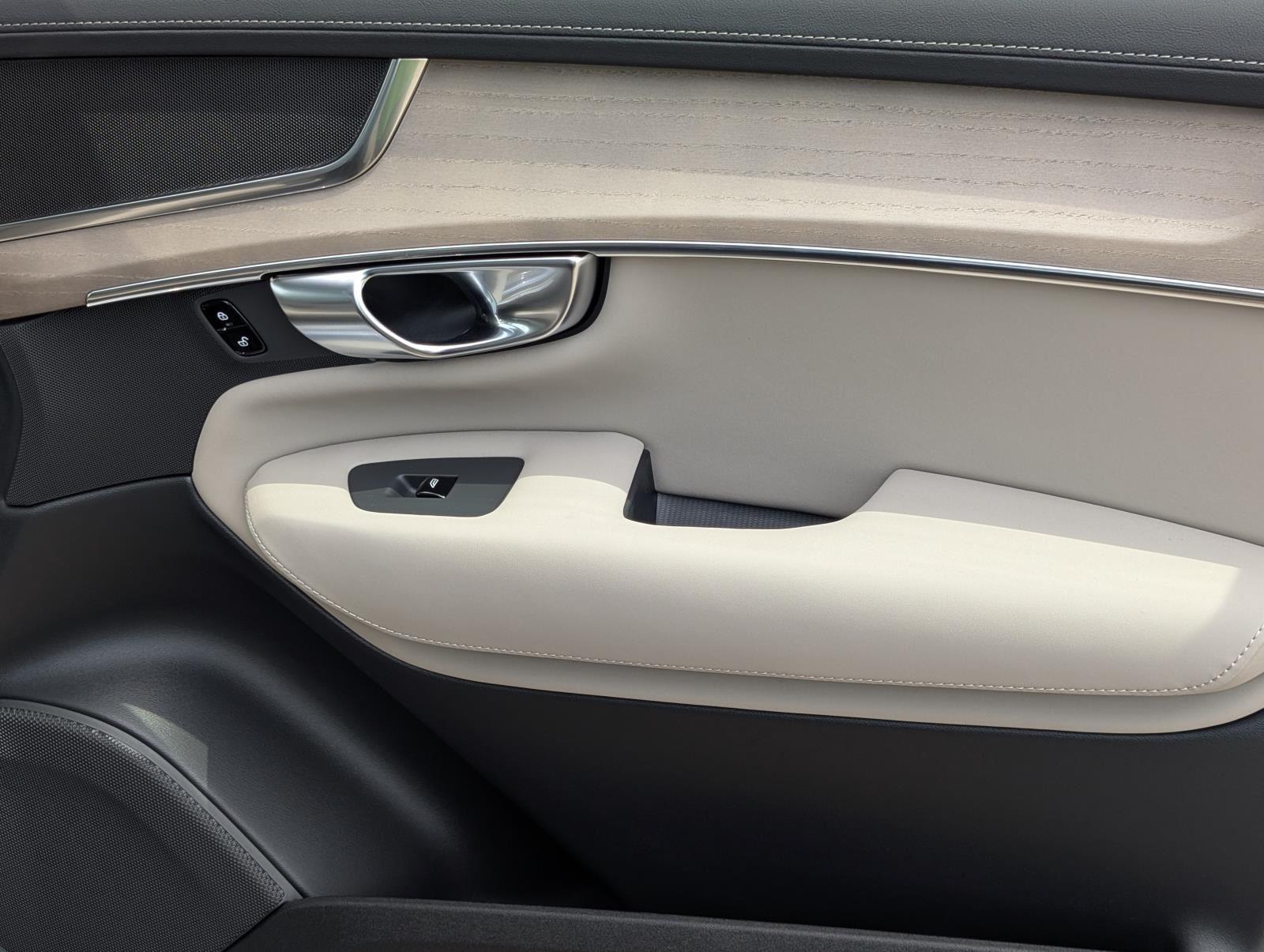 2026 Volvo XC90 Plus - Photo 37