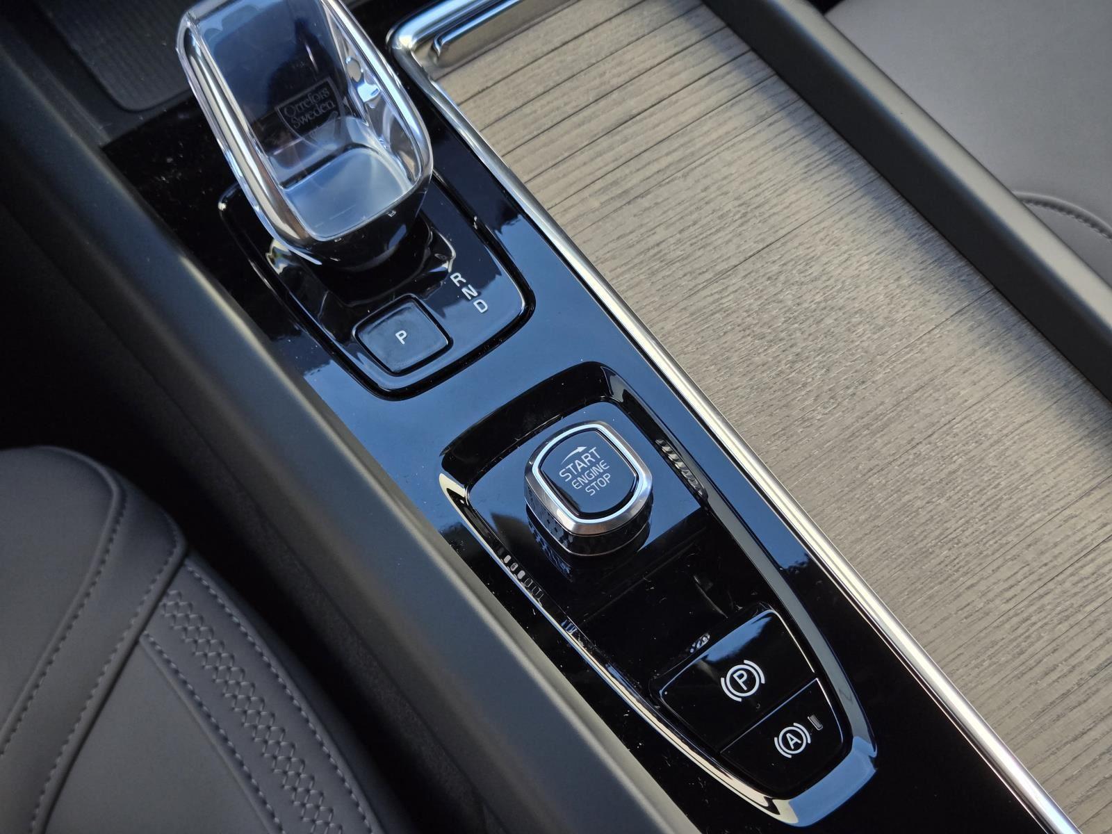 2026 Volvo XC60 Plus - Photo 21