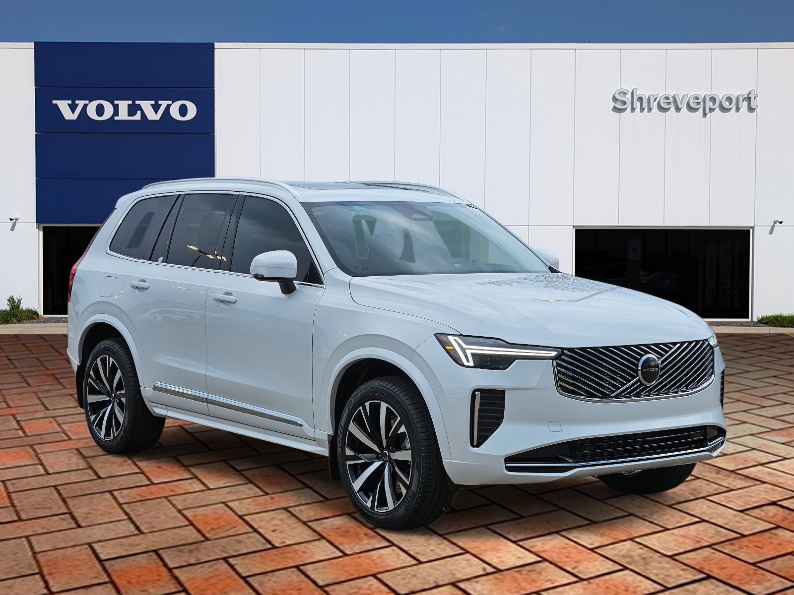 2025 Volvo XC90 AWD Core photo 3