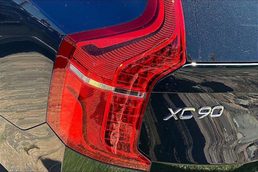 New 2024 Volvo XC90 Plus Bright Theme B5 AWD Plus Bright Theme 7P