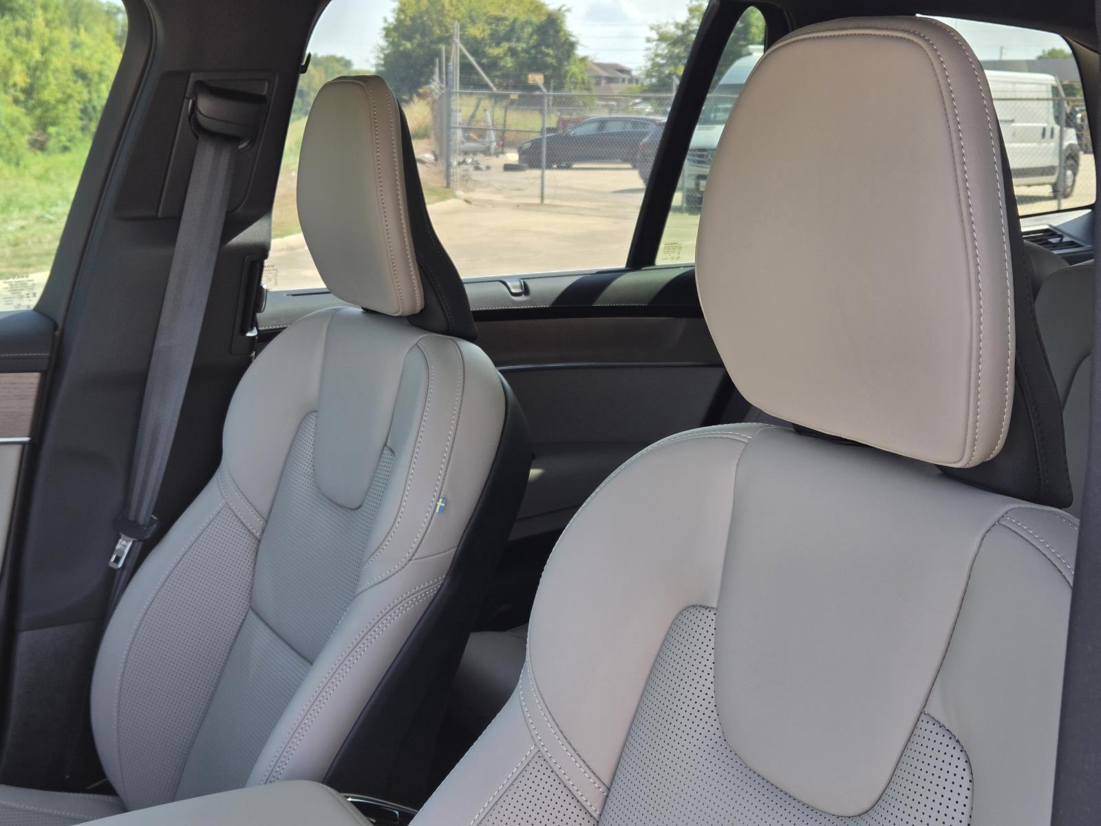 2026 Volvo XC90 Ultra - Photo 34