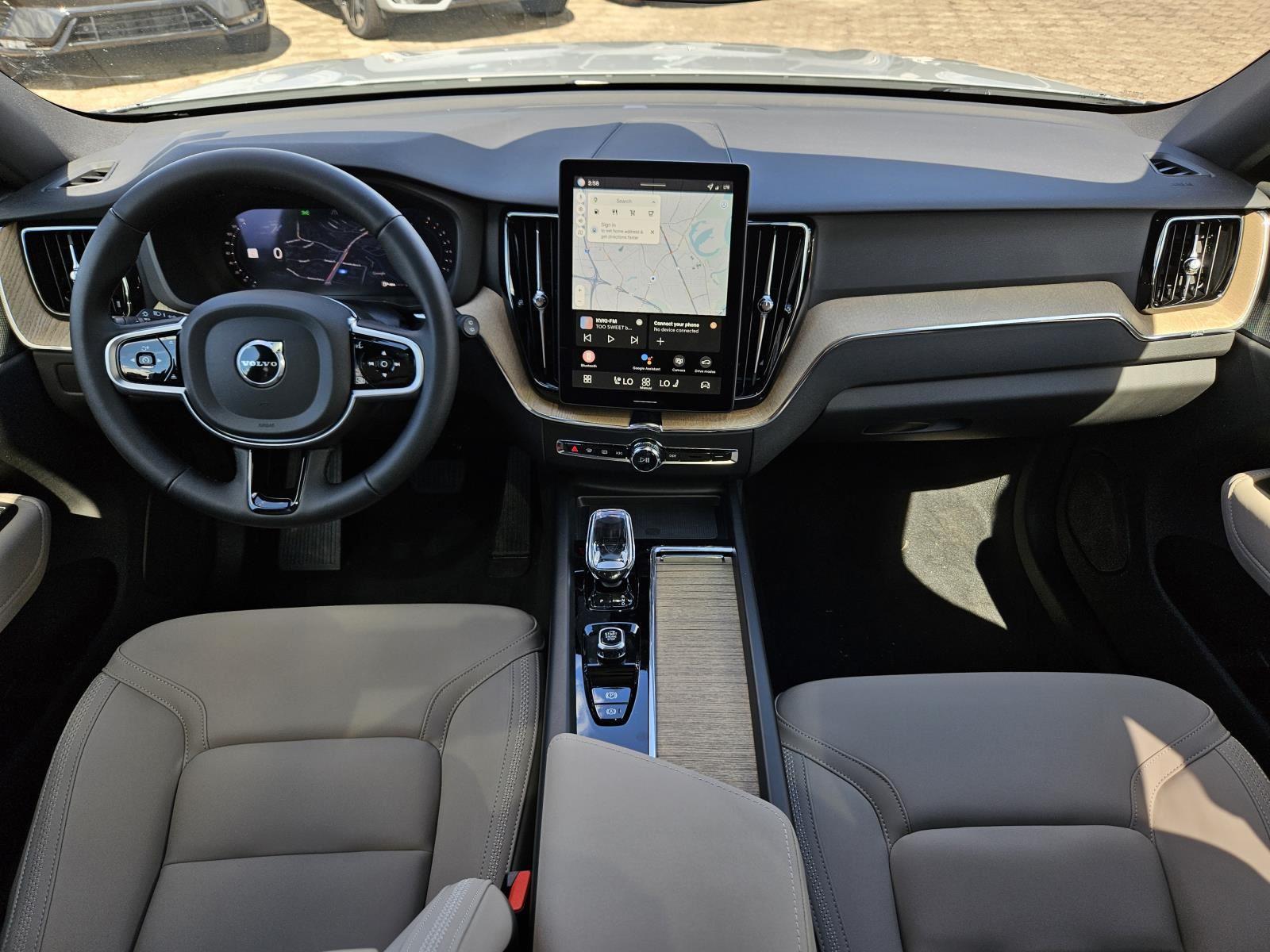 2026 Volvo XC60 Plus - Photo 33