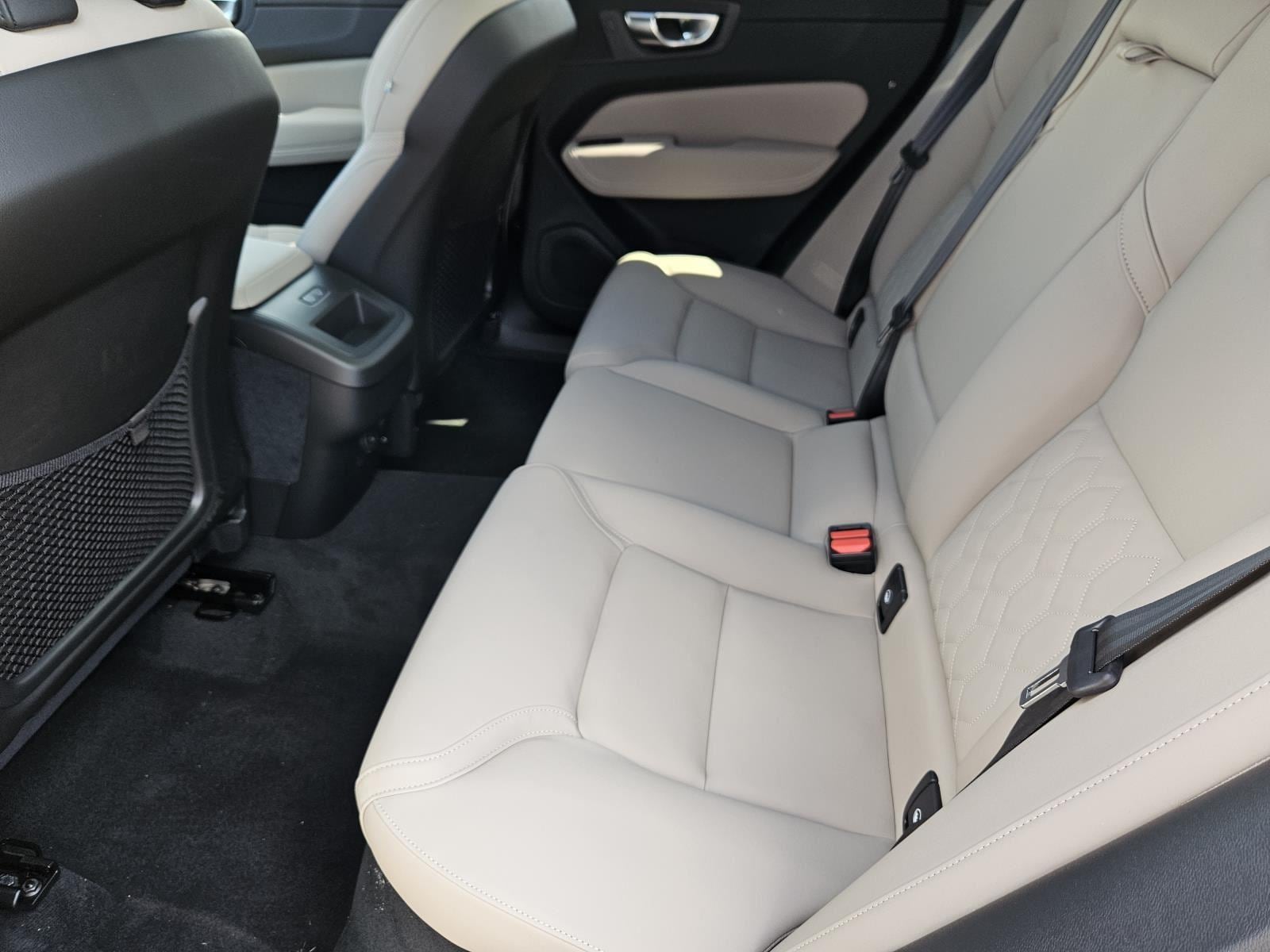 2026 Volvo XC60 Plus - Photo 30