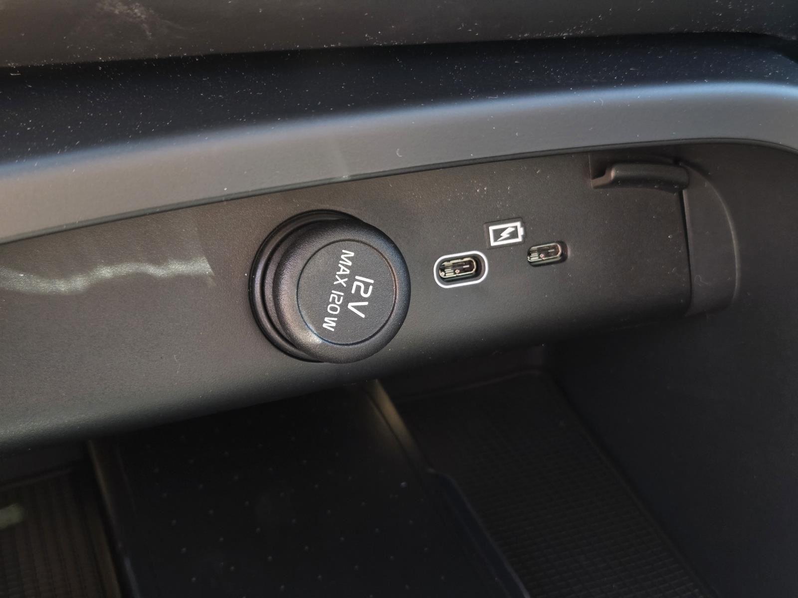 2026 Volvo XC40 Ultra Black Edition - Photo 39