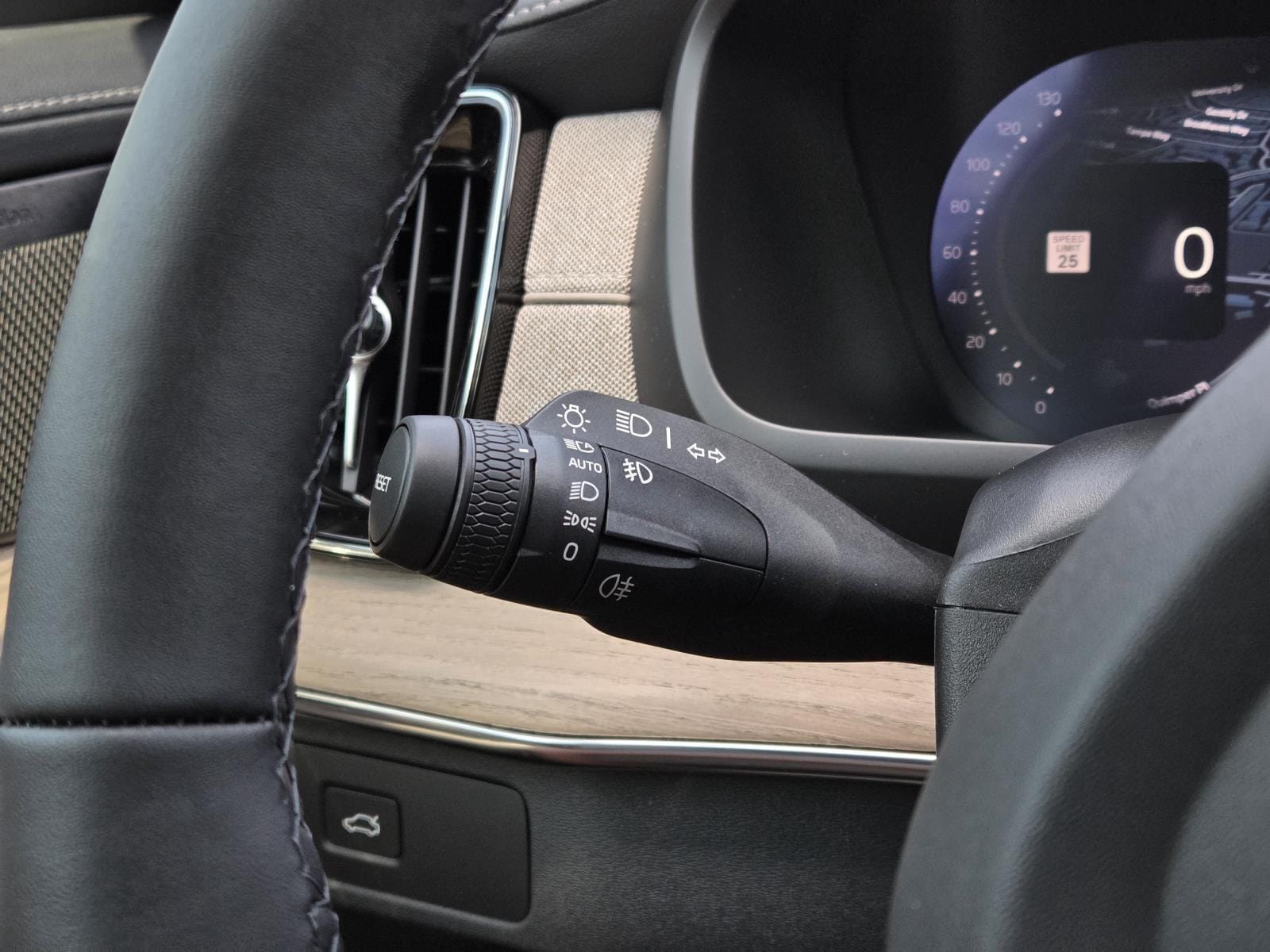 2026 Volvo XC90 Plus - Photo 22
