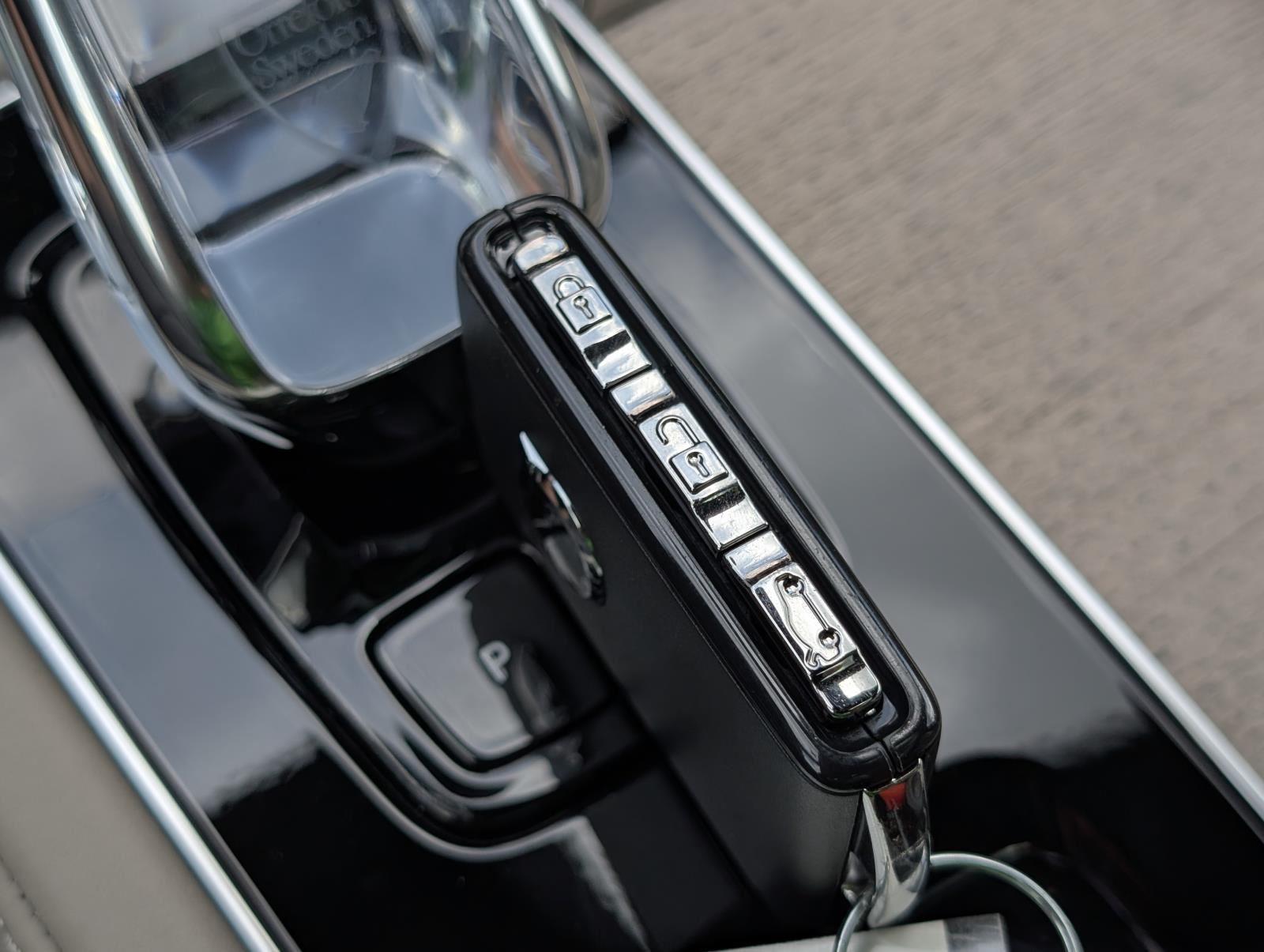 2026 Volvo XC90 Plus - Photo 38