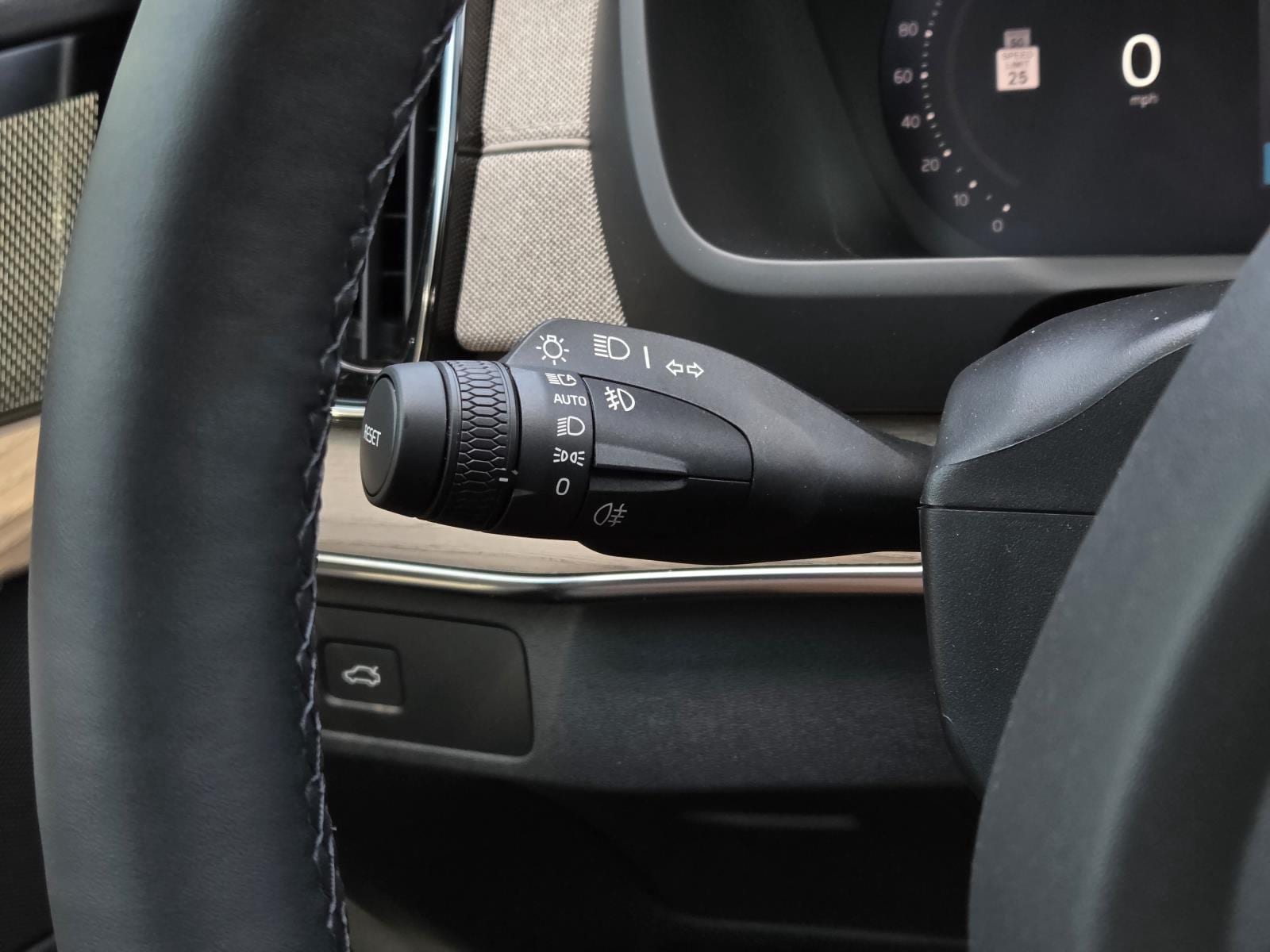 2026 Volvo XC90 Plus - Photo 22