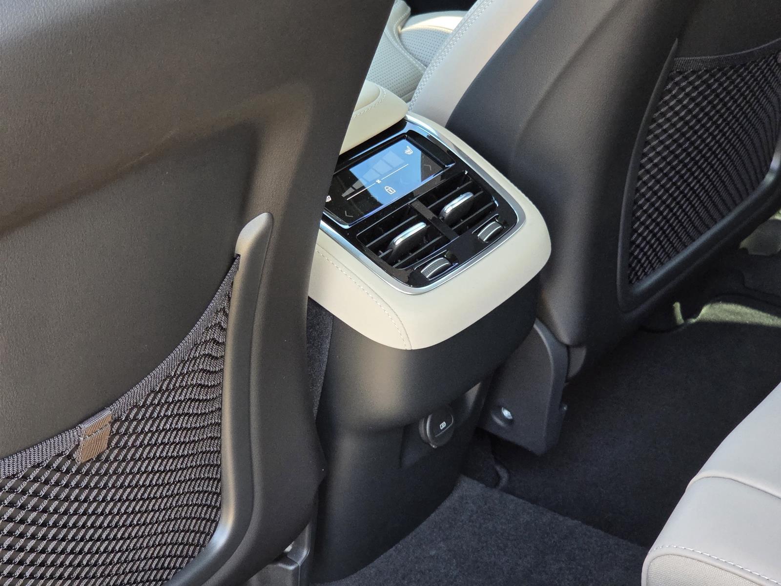 2026 Volvo XC90 Ultra - Photo 39