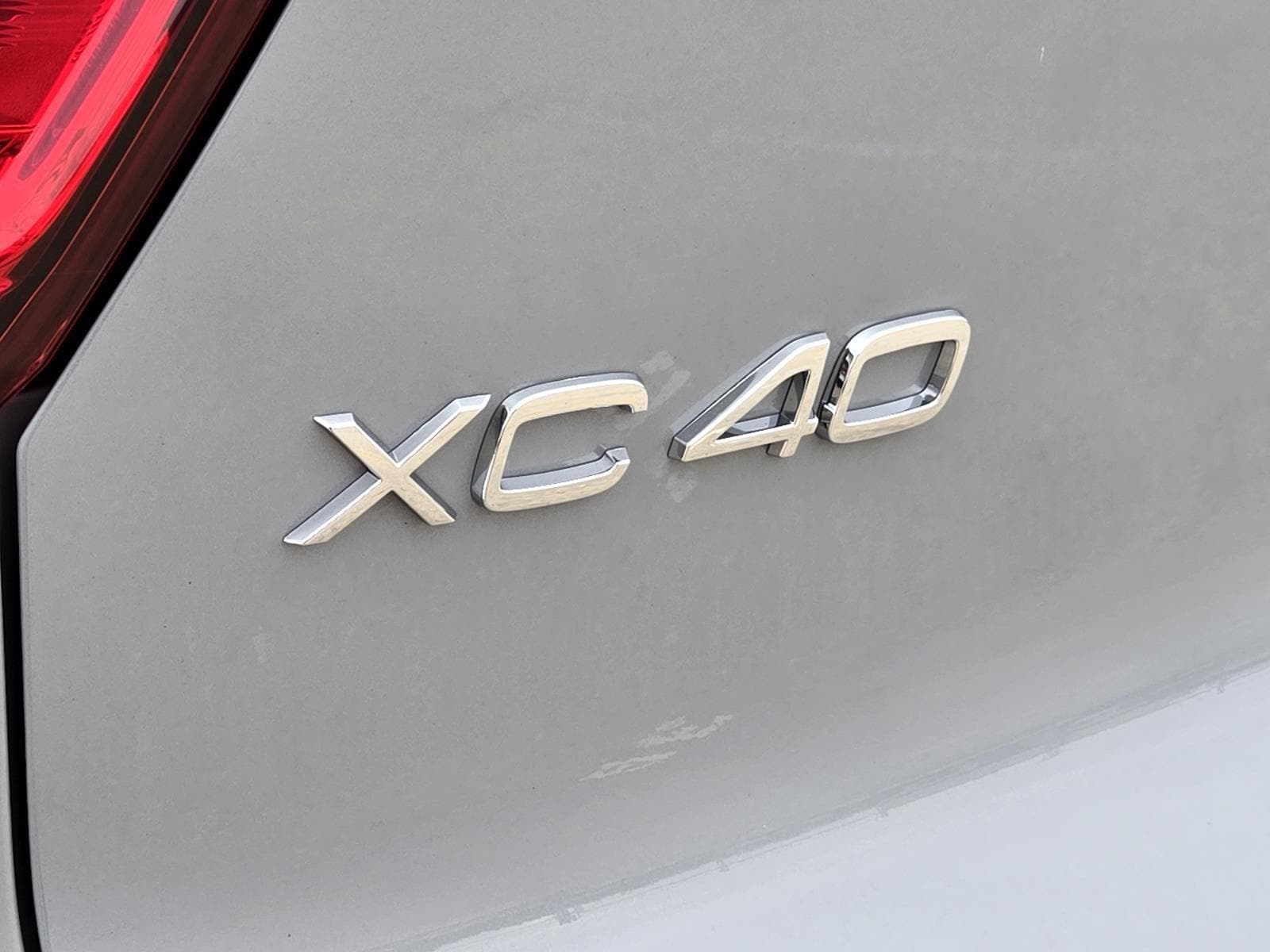 2026 Volvo XC40 Plus - Photo 8