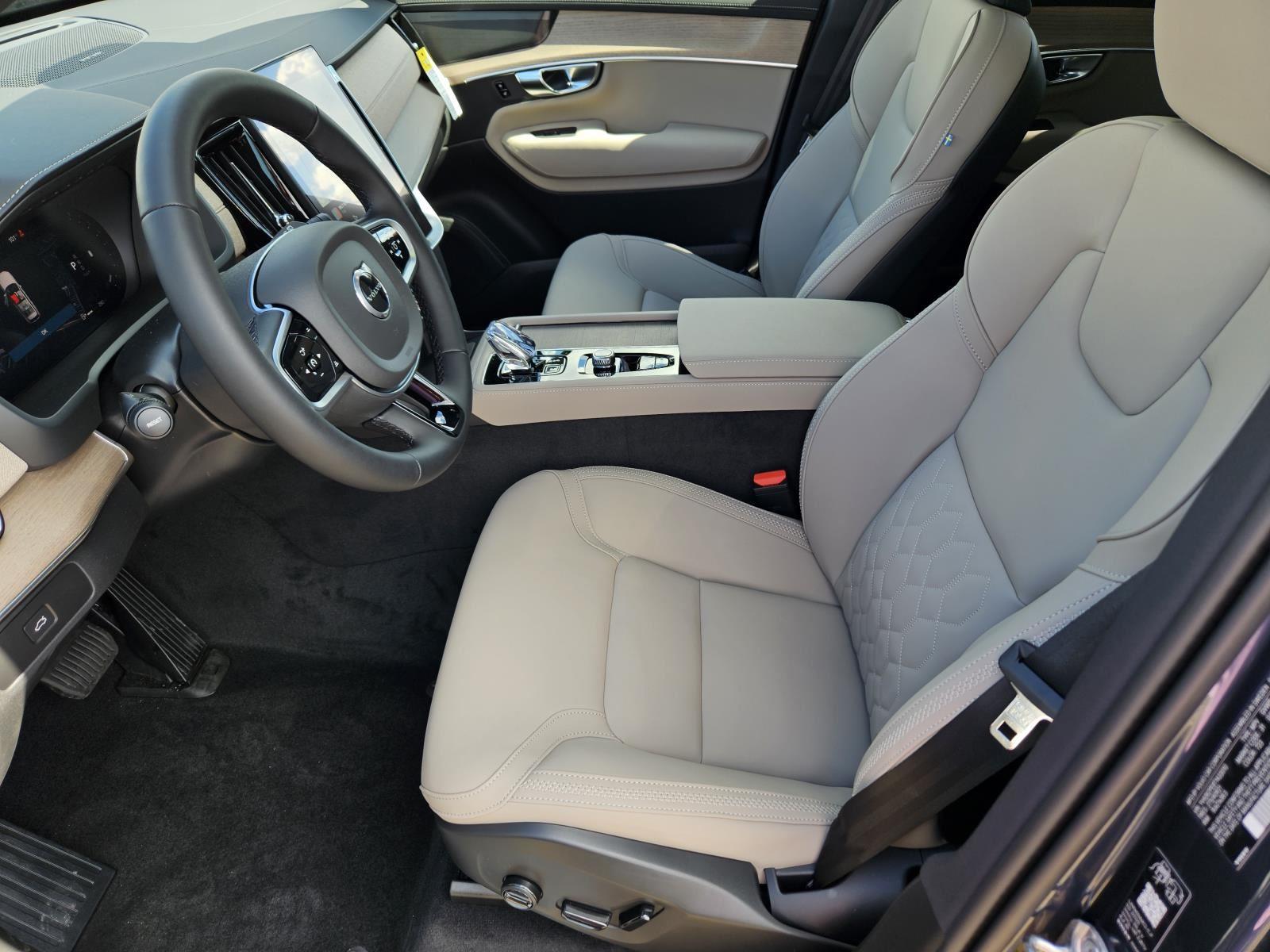 2026 Volvo XC90 Plus - Photo 25