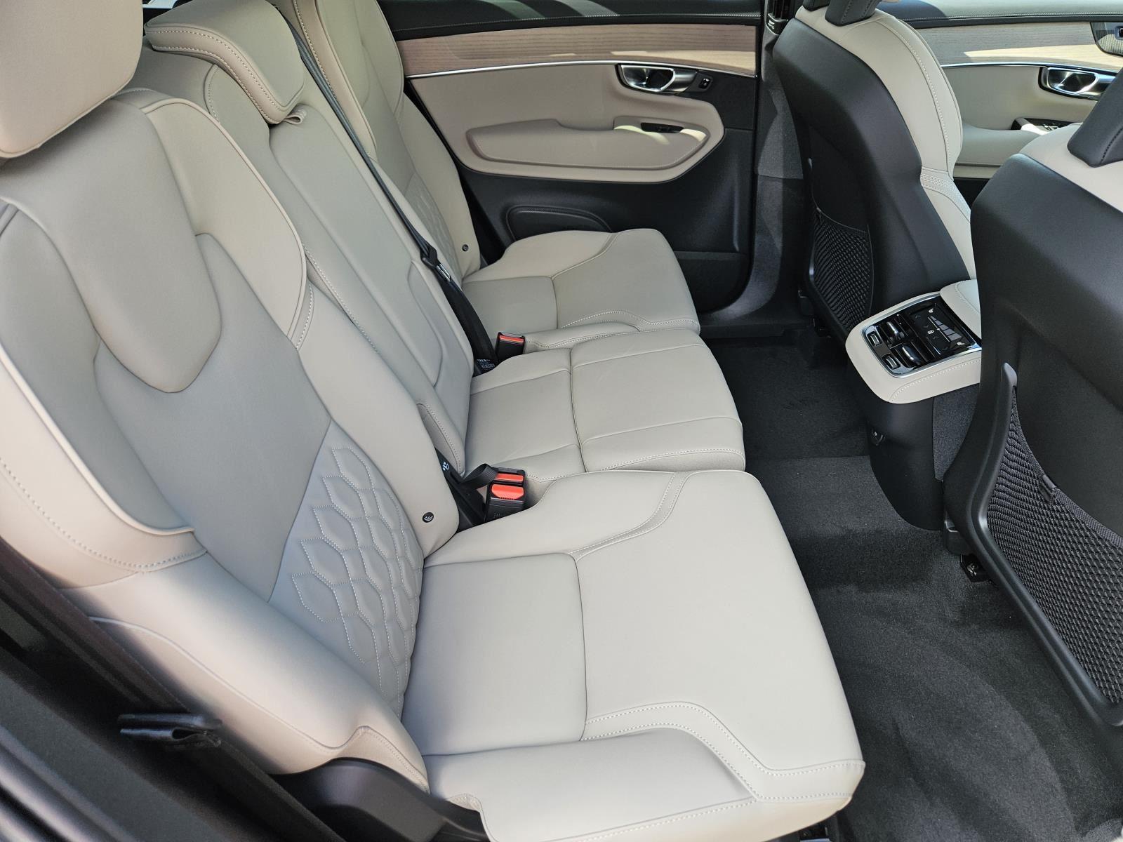 2026 Volvo XC90 Plus - Photo 40