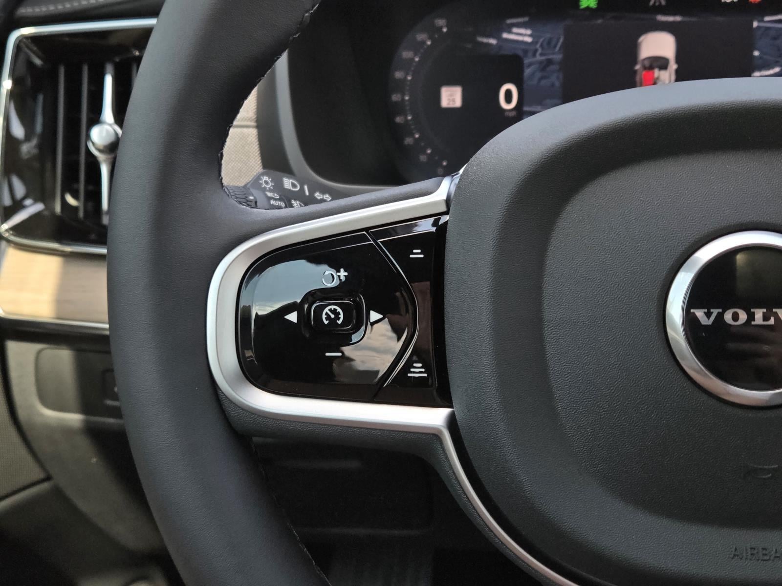 2026 Volvo XC90 Plus - Photo 20