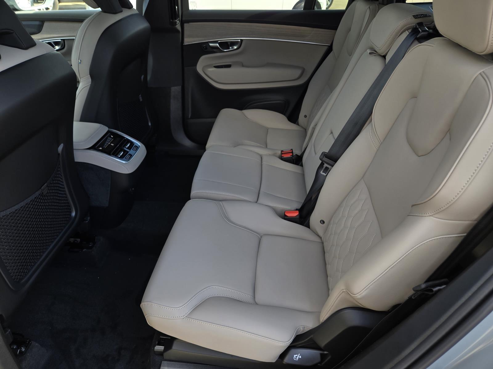 2026 Volvo XC90 Plus - Photo 29