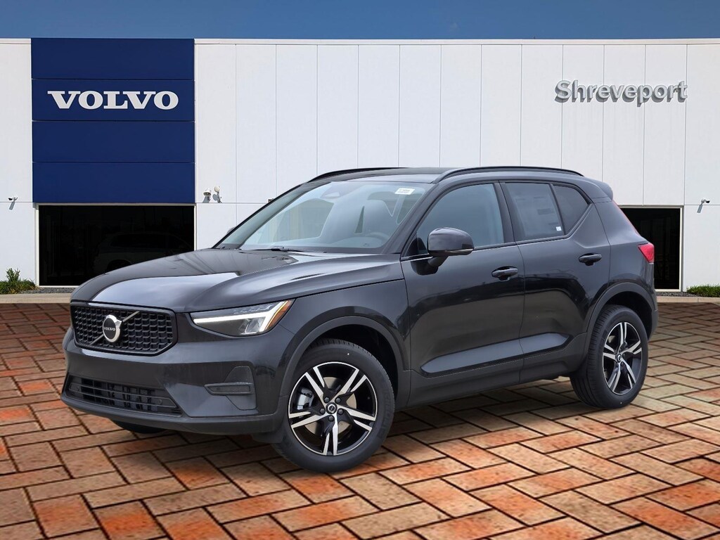 New 2026 Volvo XC40 B4 Core SUV