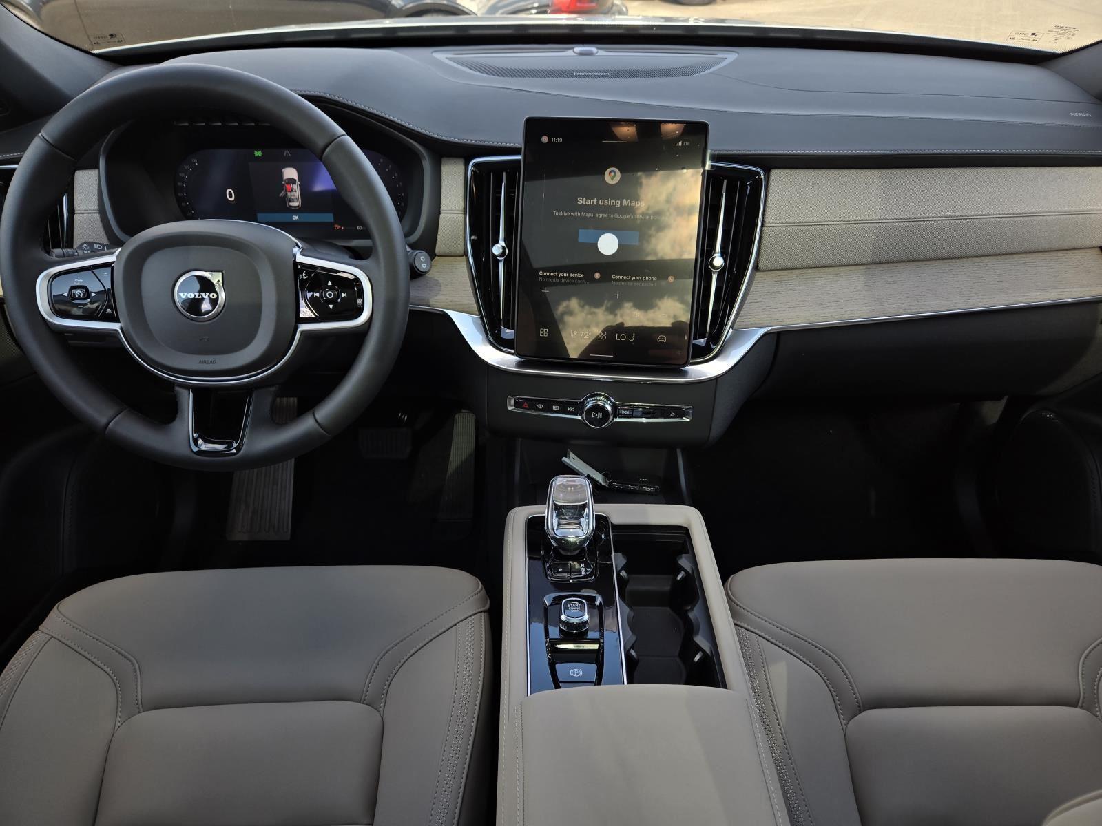 2026 Volvo XC90 Plus - Photo 32
