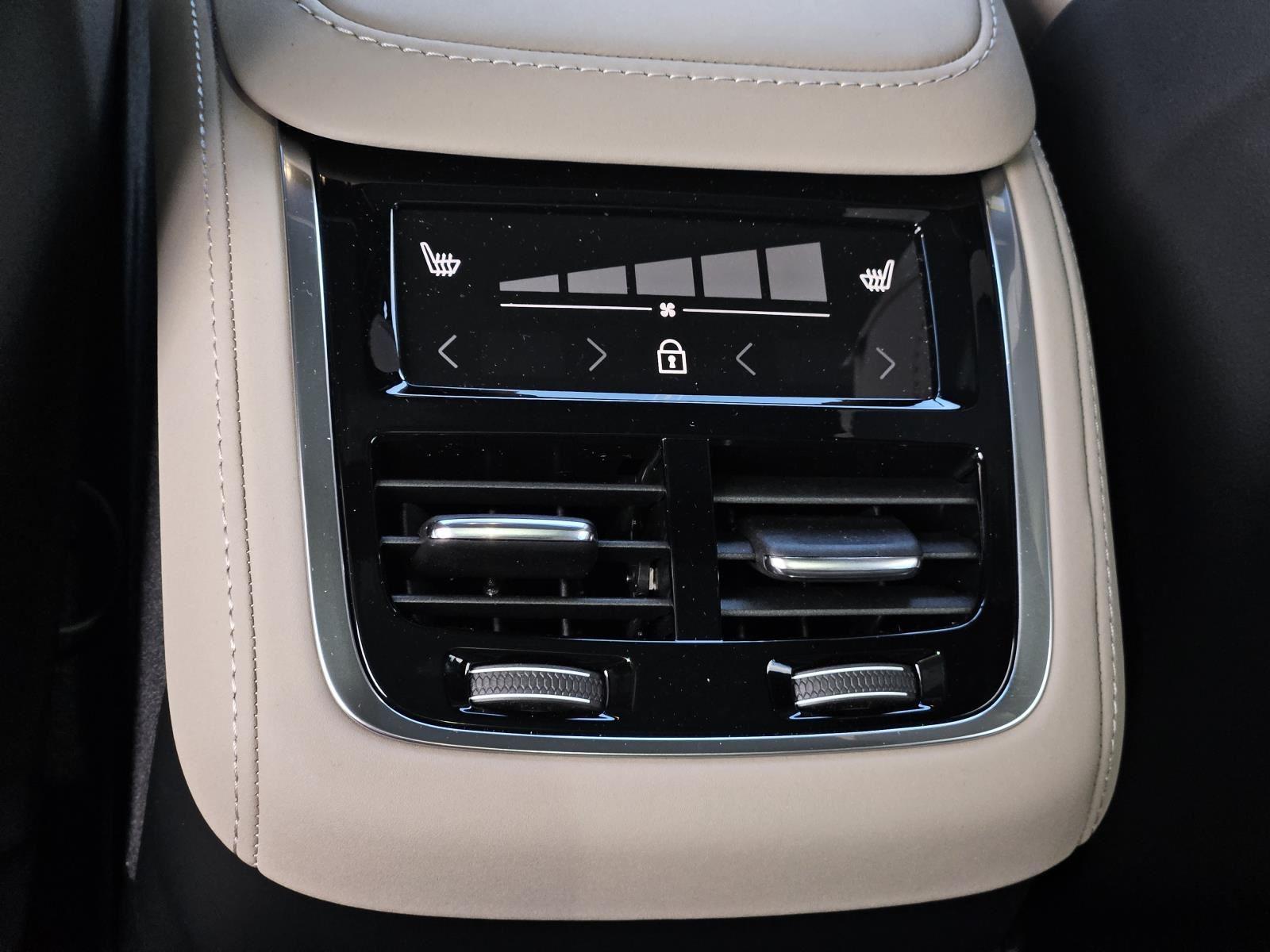 2026 Volvo XC90 Plus - Photo 33