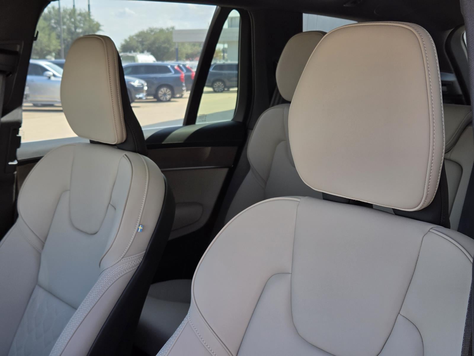 2026 Volvo XC90 Plus - Photo 32