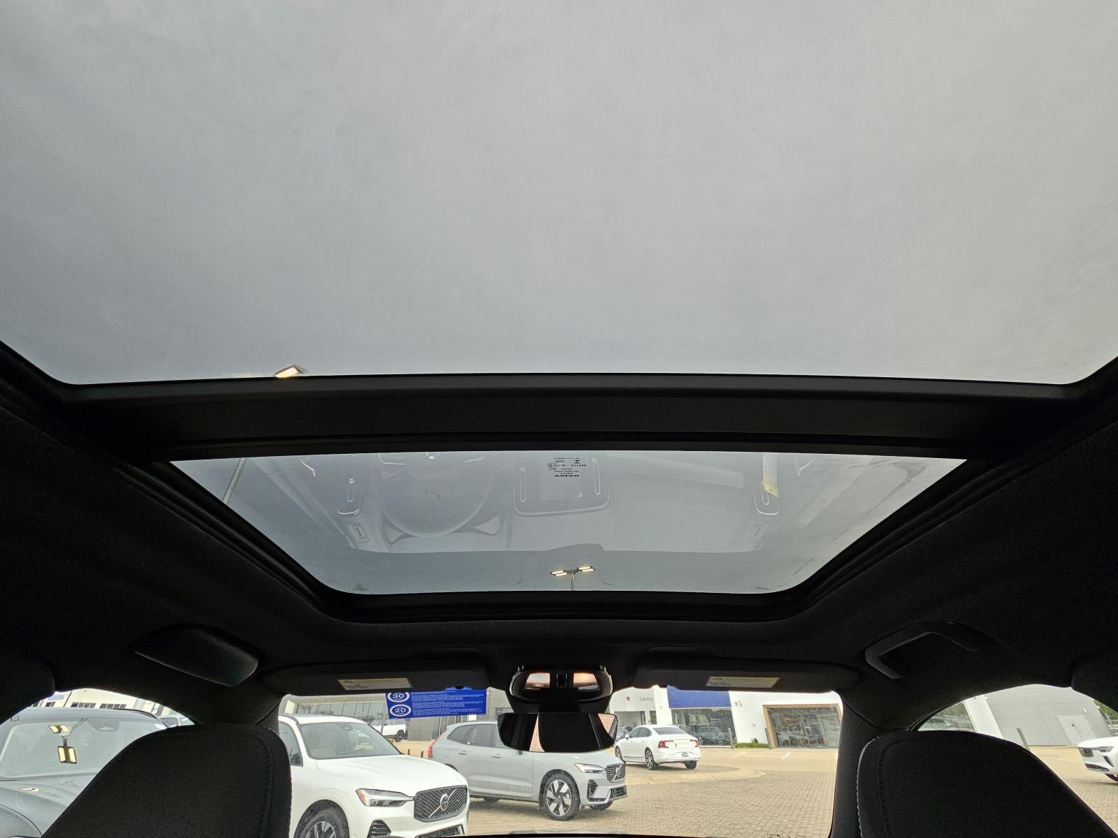 2026 Volvo XC40 Ultra Black Edition - Photo 33