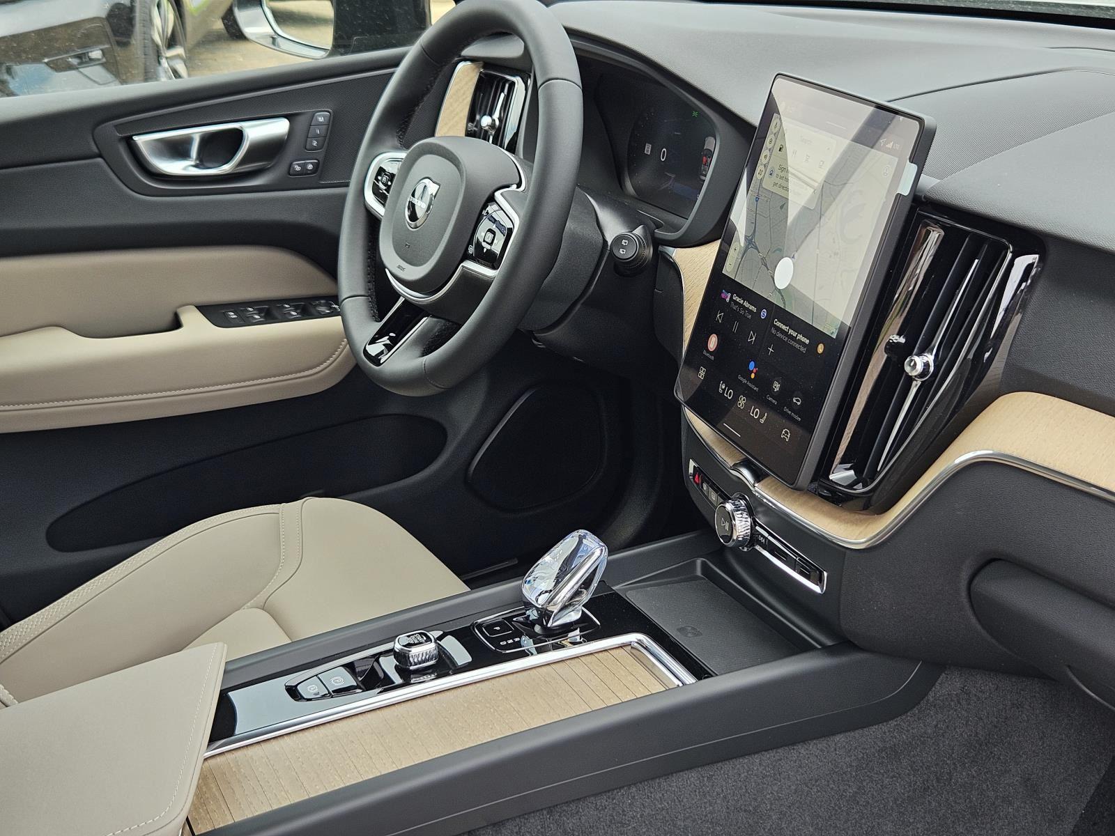 2026 Volvo XC60 Plus - Photo 39