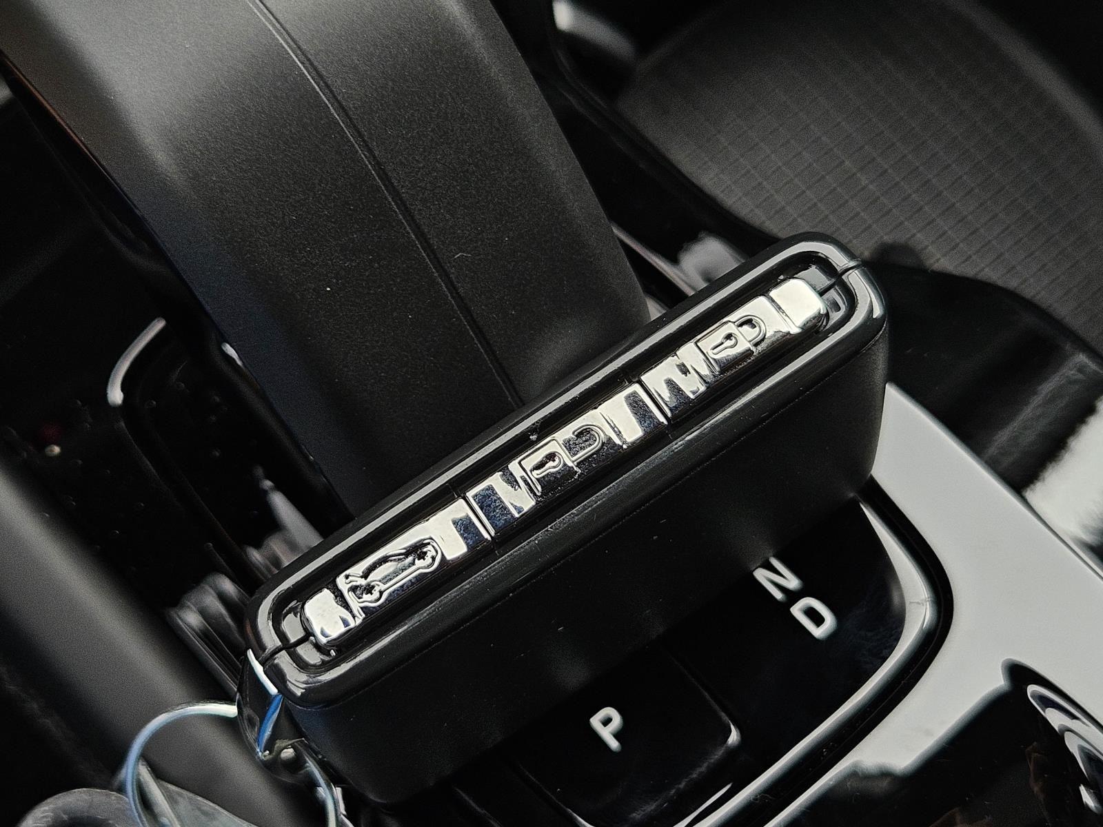 2026 Volvo XC40 Ultra Black Edition - Photo 38