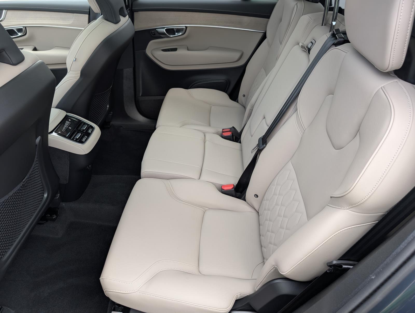 2026 Volvo XC90 Plus - Photo 24