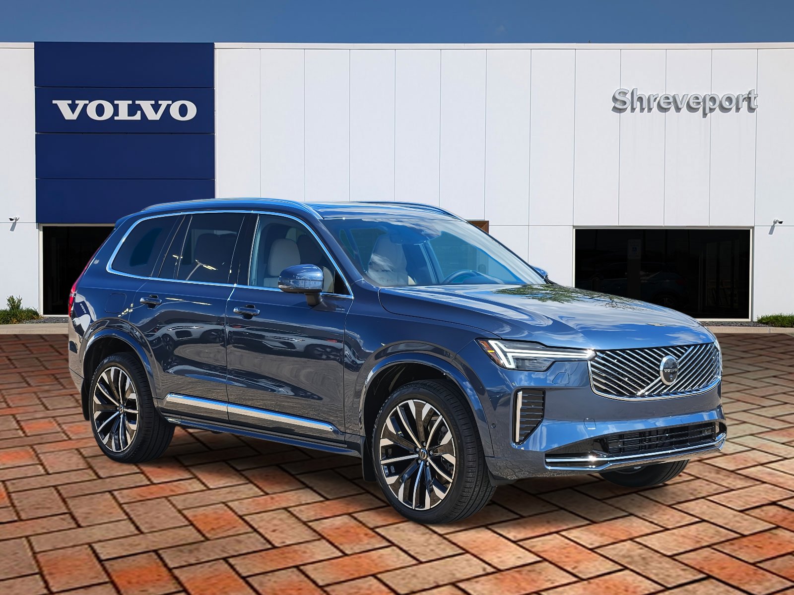2026 Volvo XC90 AWD Plus photo 3