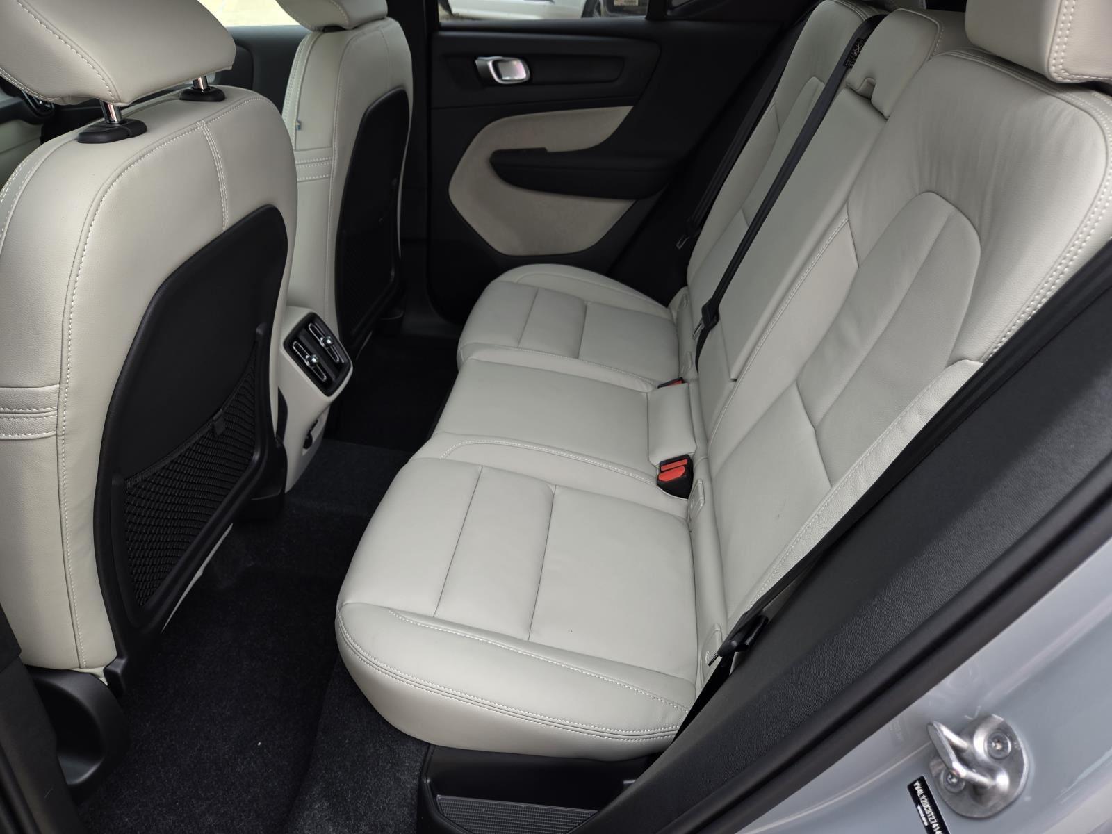 2026 Volvo XC40 Plus - Photo 24