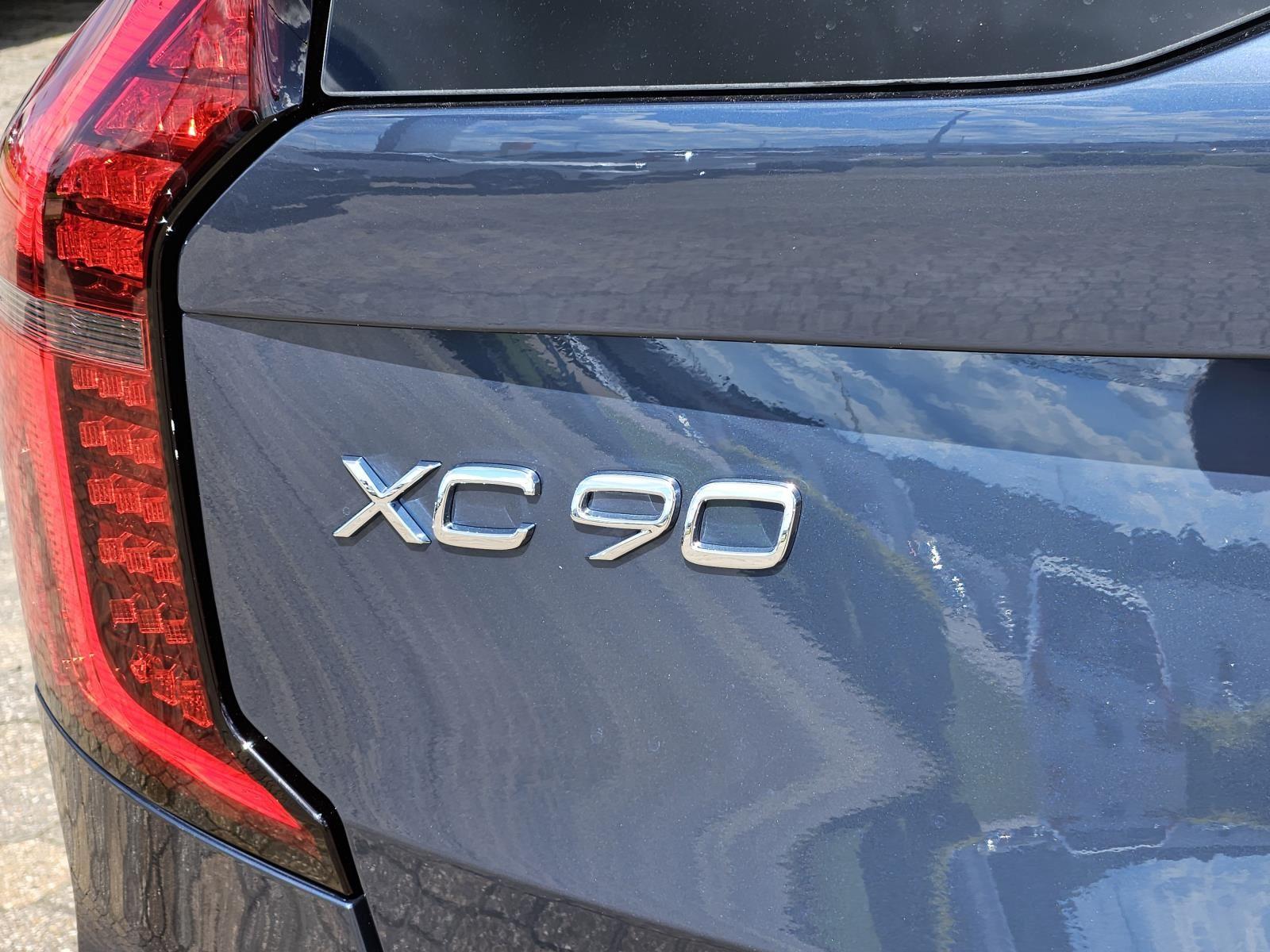 2026 Volvo XC90 Plus - Photo 8