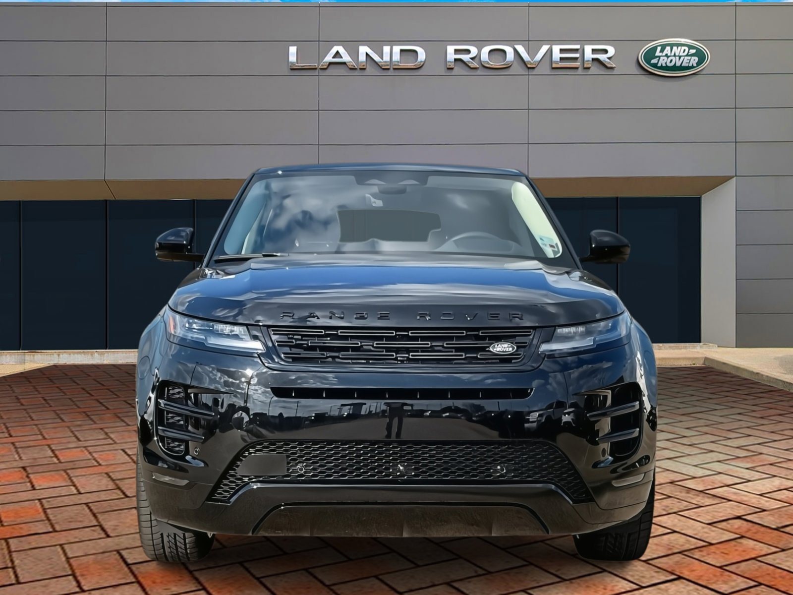 2025 Land Rover Range Rover Evoque Dynamic SE photo 2