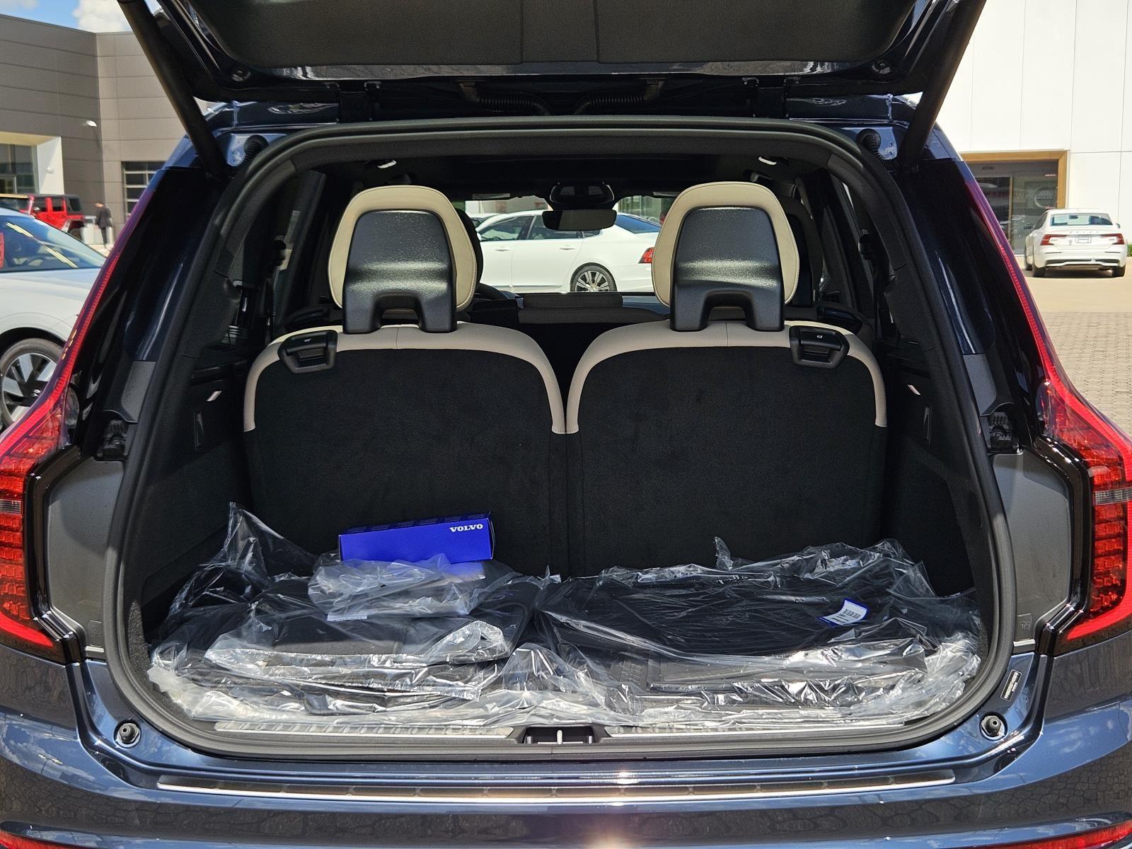 2026 Volvo XC90 Plus - Photo 12
