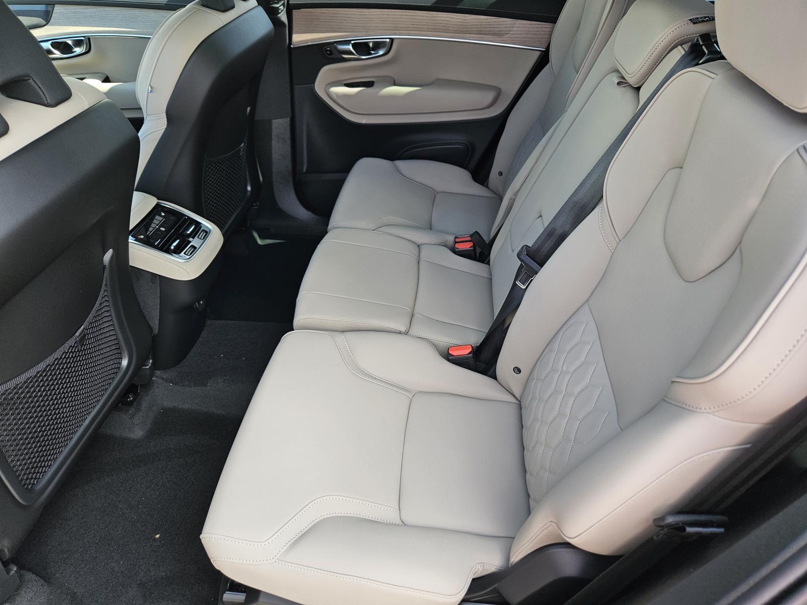 2026 Volvo XC90 Plus - Photo 29