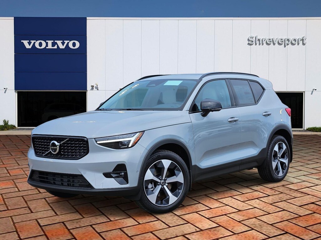 New 2026 Volvo XC40 B5 Plus SUV