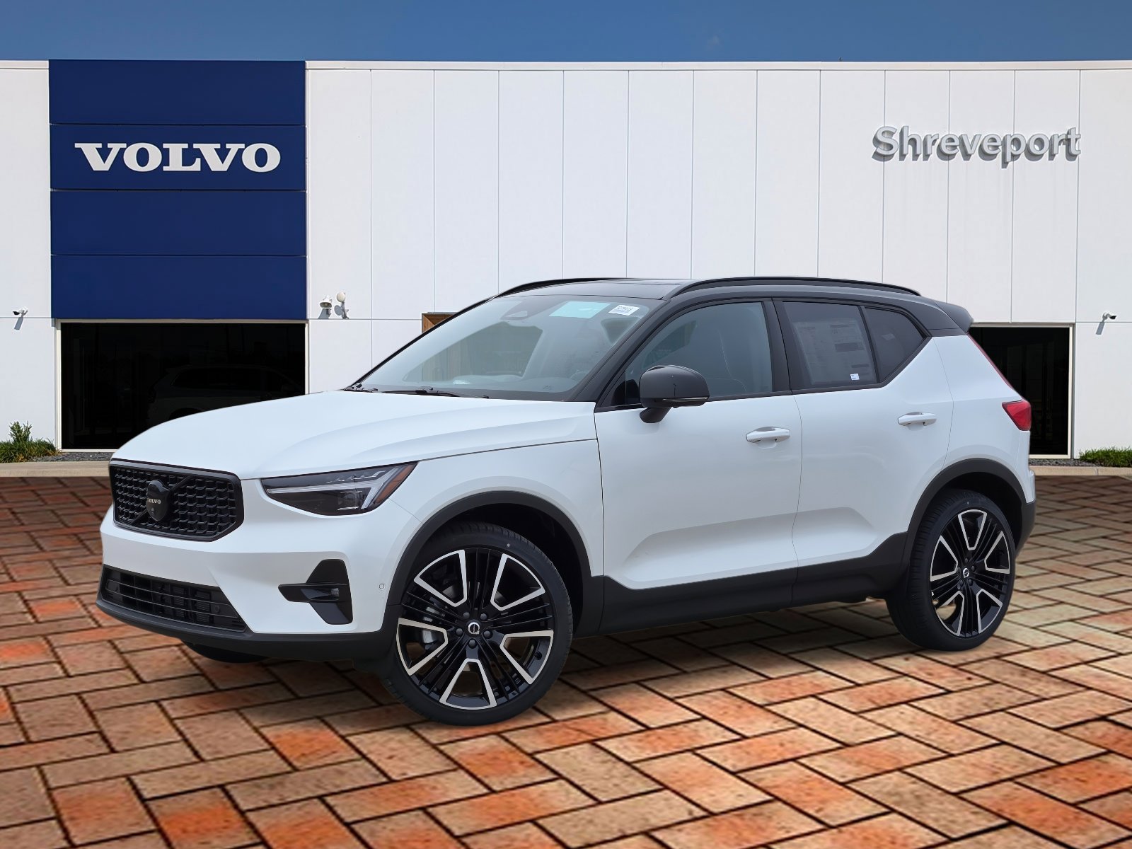 2026 Volvo XC40 Ultra Black Edition's photo