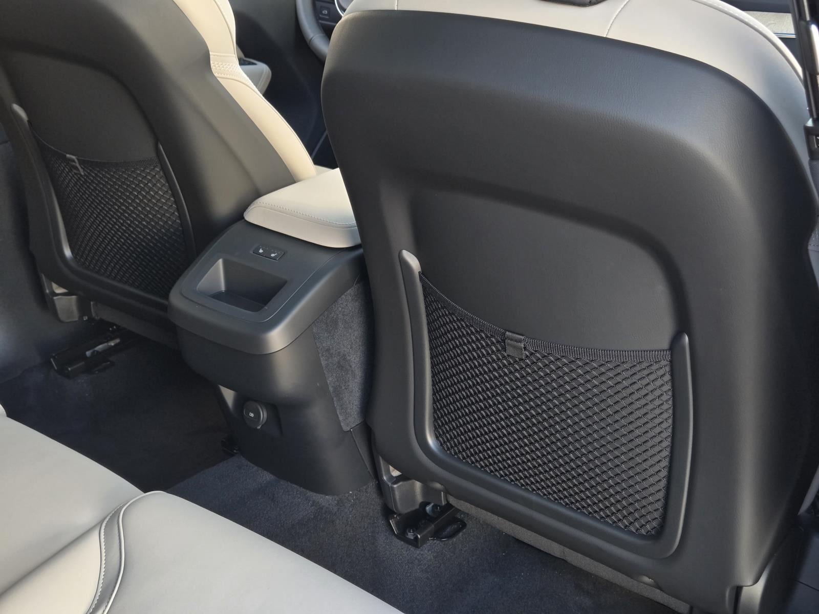 2026 Volvo XC60 Plus - Photo 36