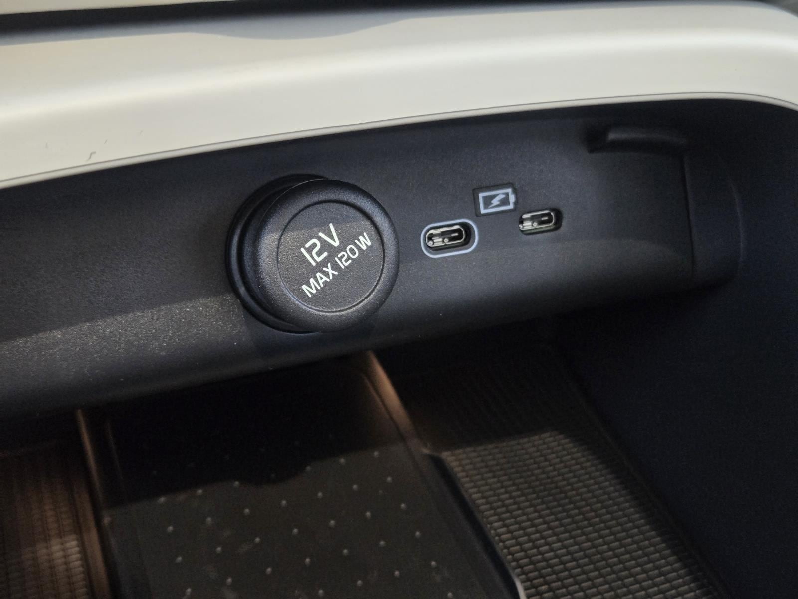 2026 Volvo XC40 Plus - Photo 34
