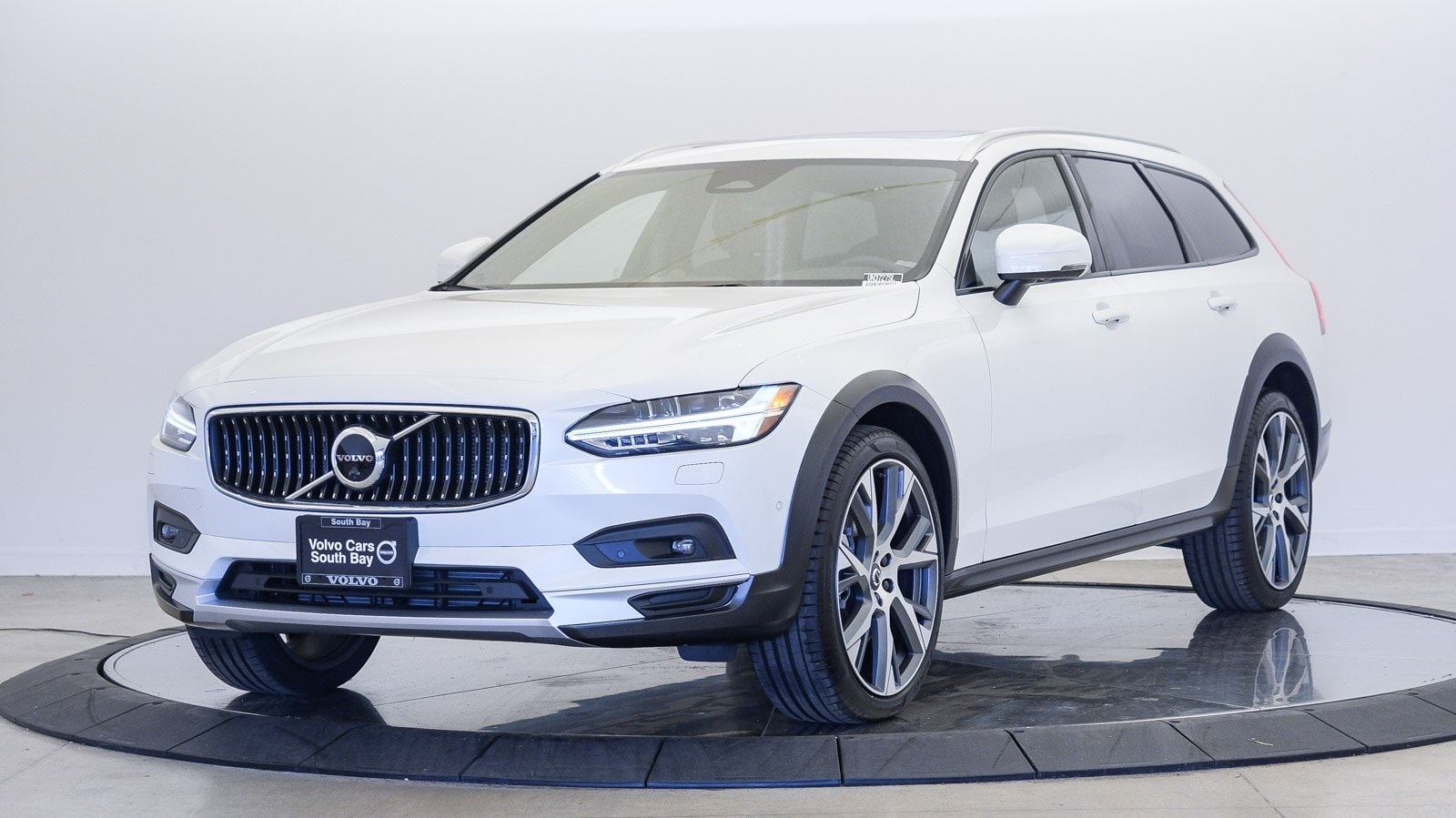 Used 2023 Volvo V90 Cross Country For Sale at Volvo Cars South Bay