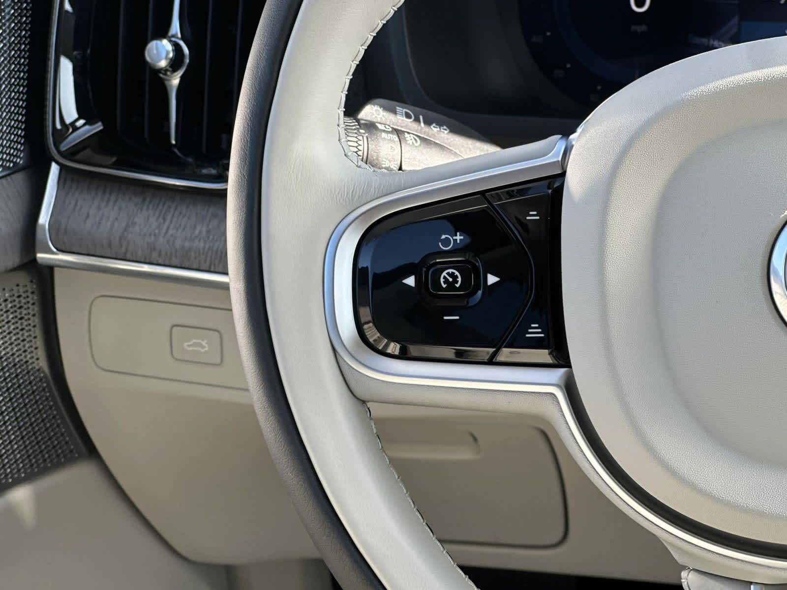 2025 Volvo XC90 Ultra - Photo 18