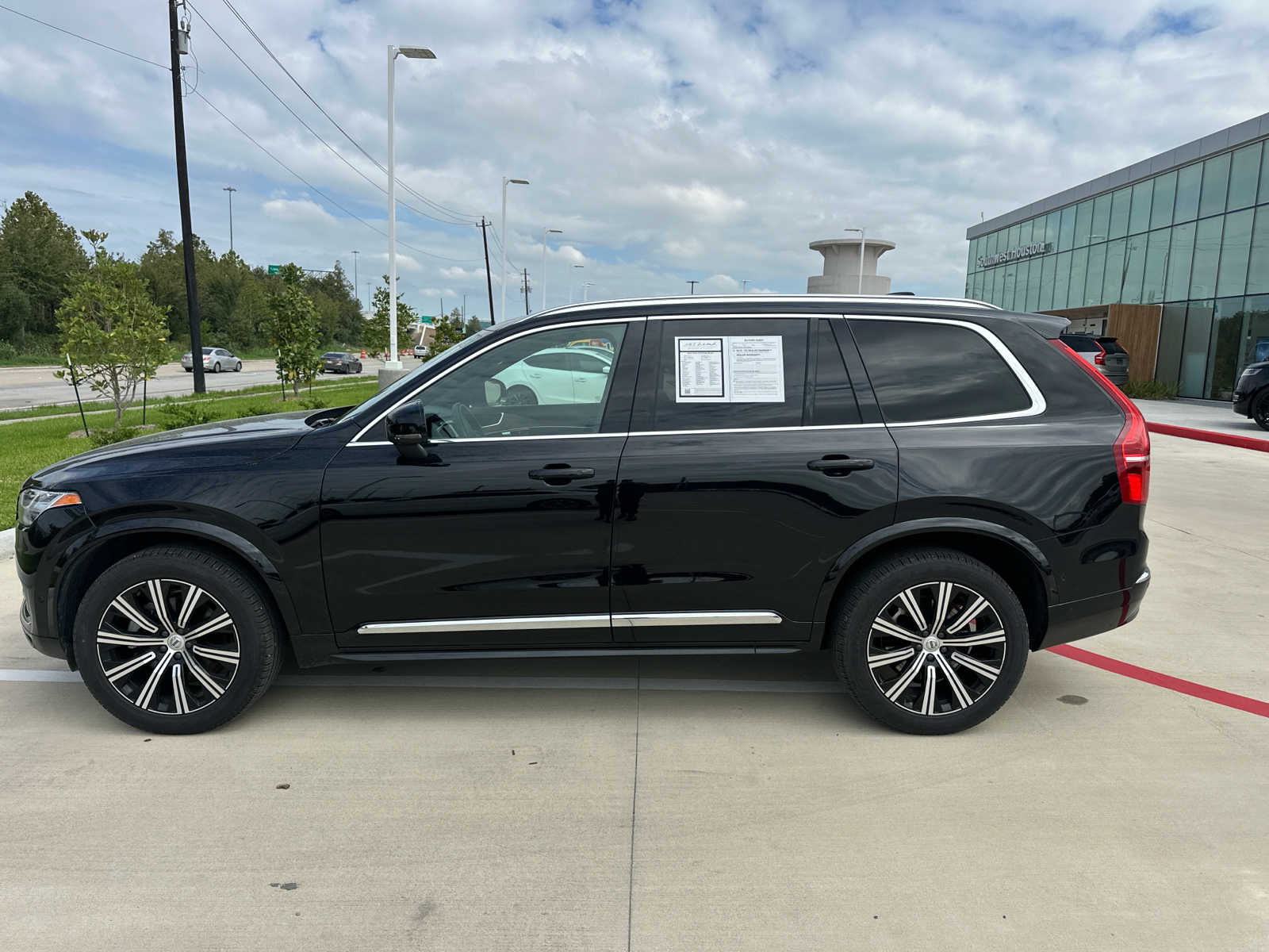 Used 2024 Volvo XC90 Plus with VIN YV4062PEXR1171810 for sale in Houston, TX