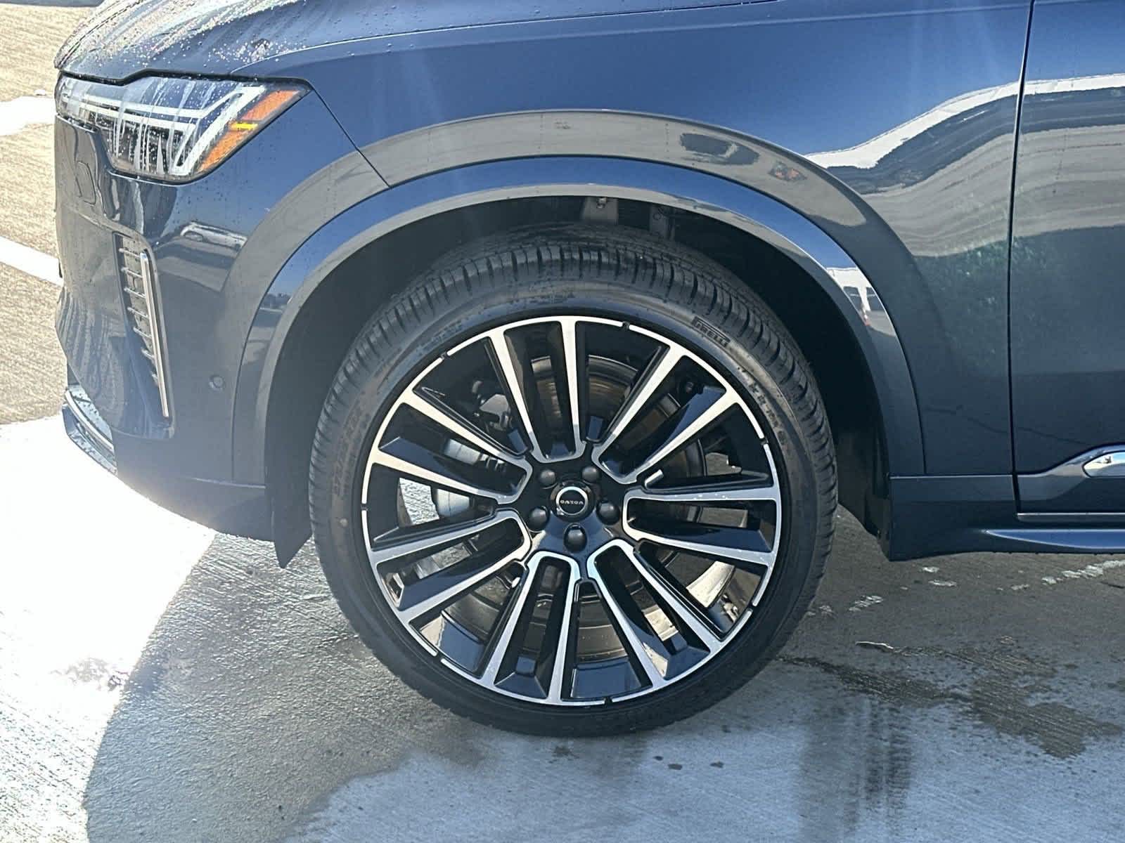 2025 Volvo XC90 Ultra - Photo 10