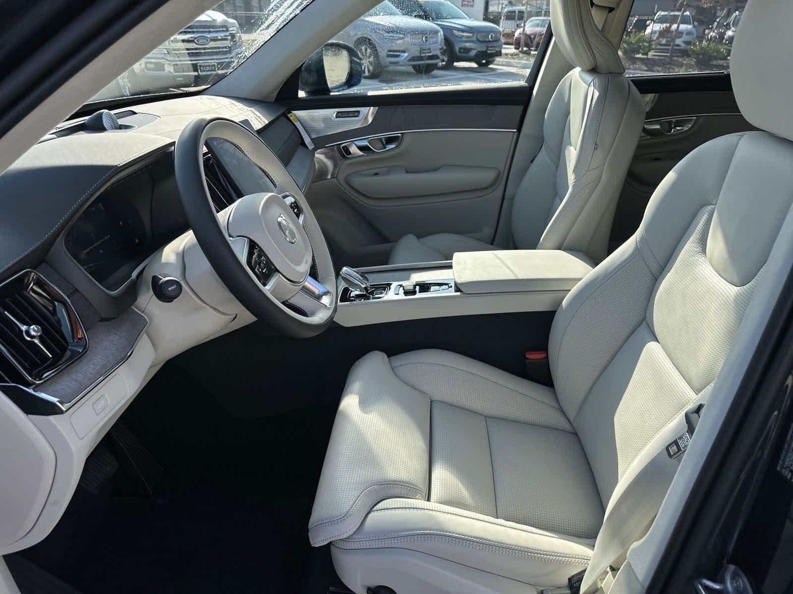 2025 Volvo XC90 Ultra - Photo 15