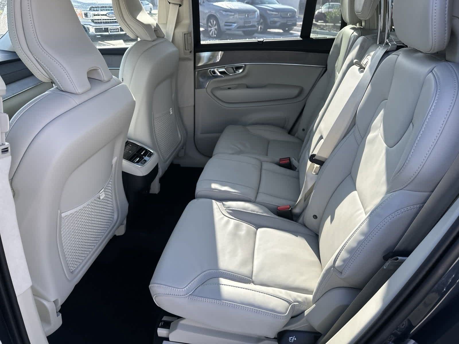 2025 Volvo XC90 Ultra - Photo 12