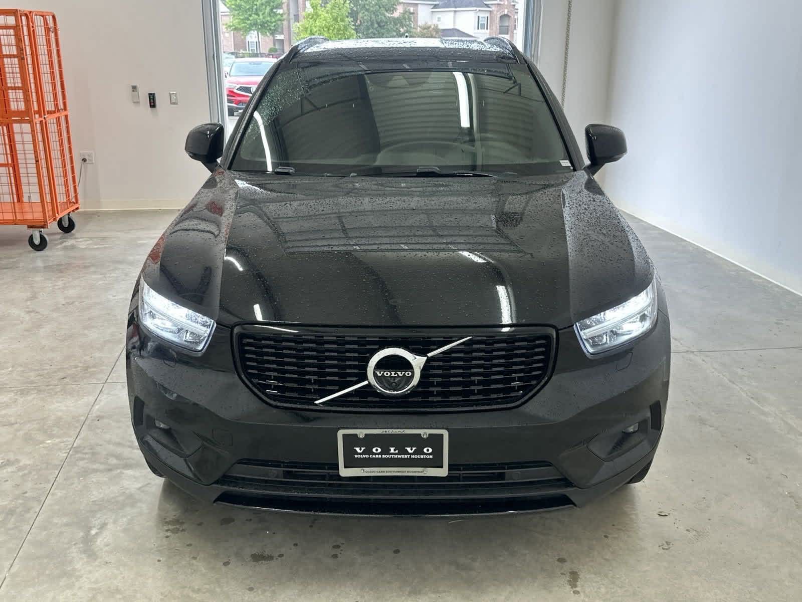 Used 2021 Volvo XC40 R-Design with VIN YV4162UM8M2405316 for sale in Houston, TX