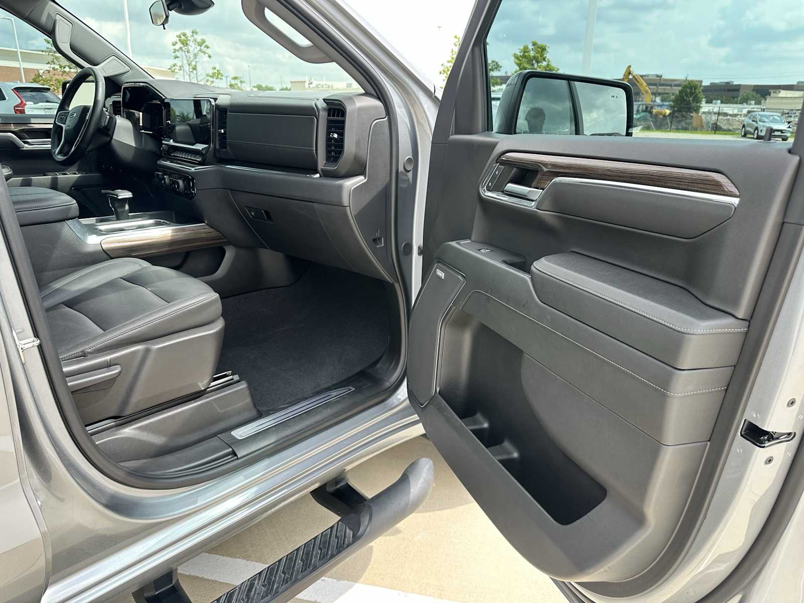 2024 Chevrolet Silverado 1500 LT Trail Boss - Photo 11